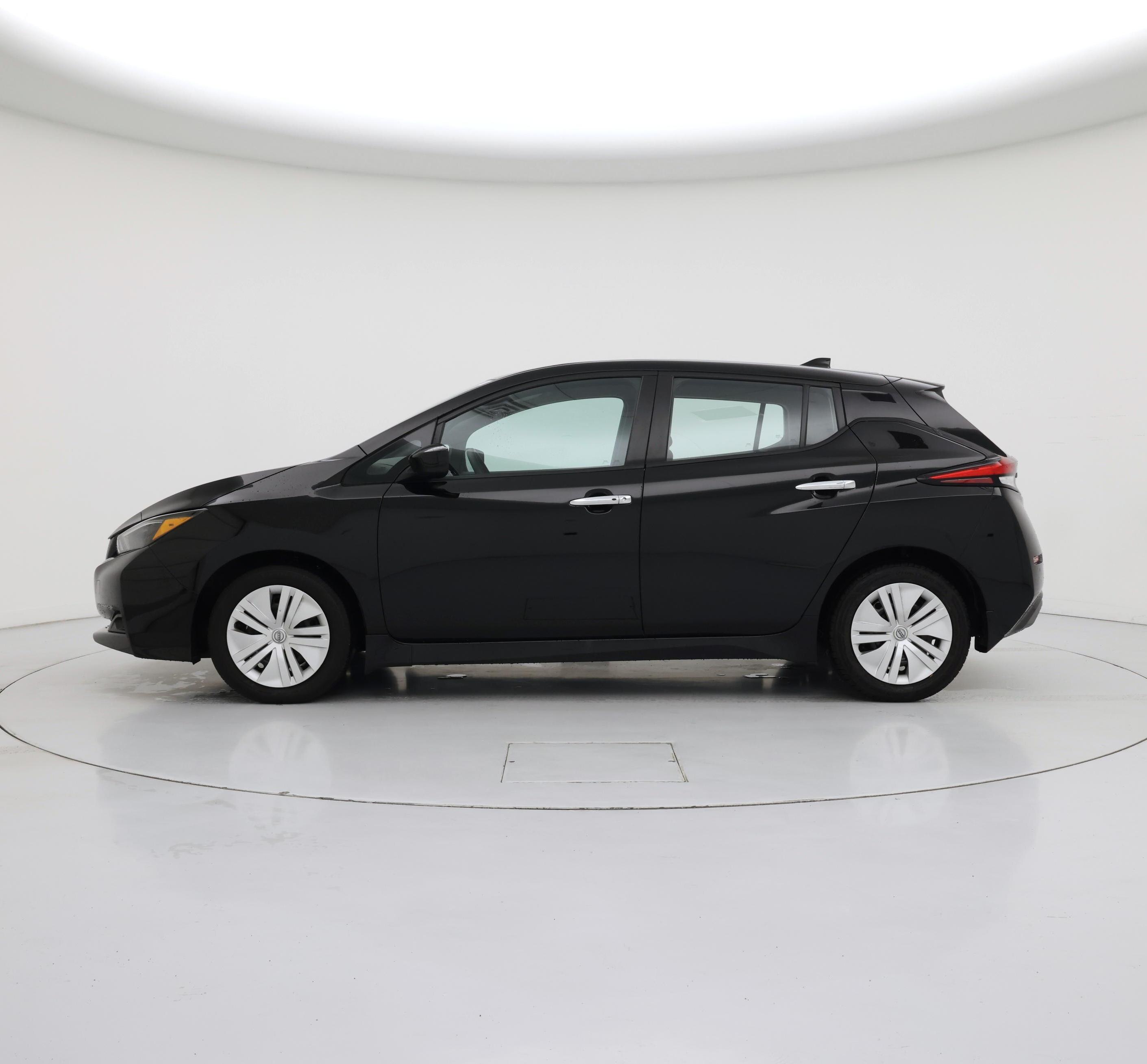 Thumbnail: 2025 Nissan Leaf - 3