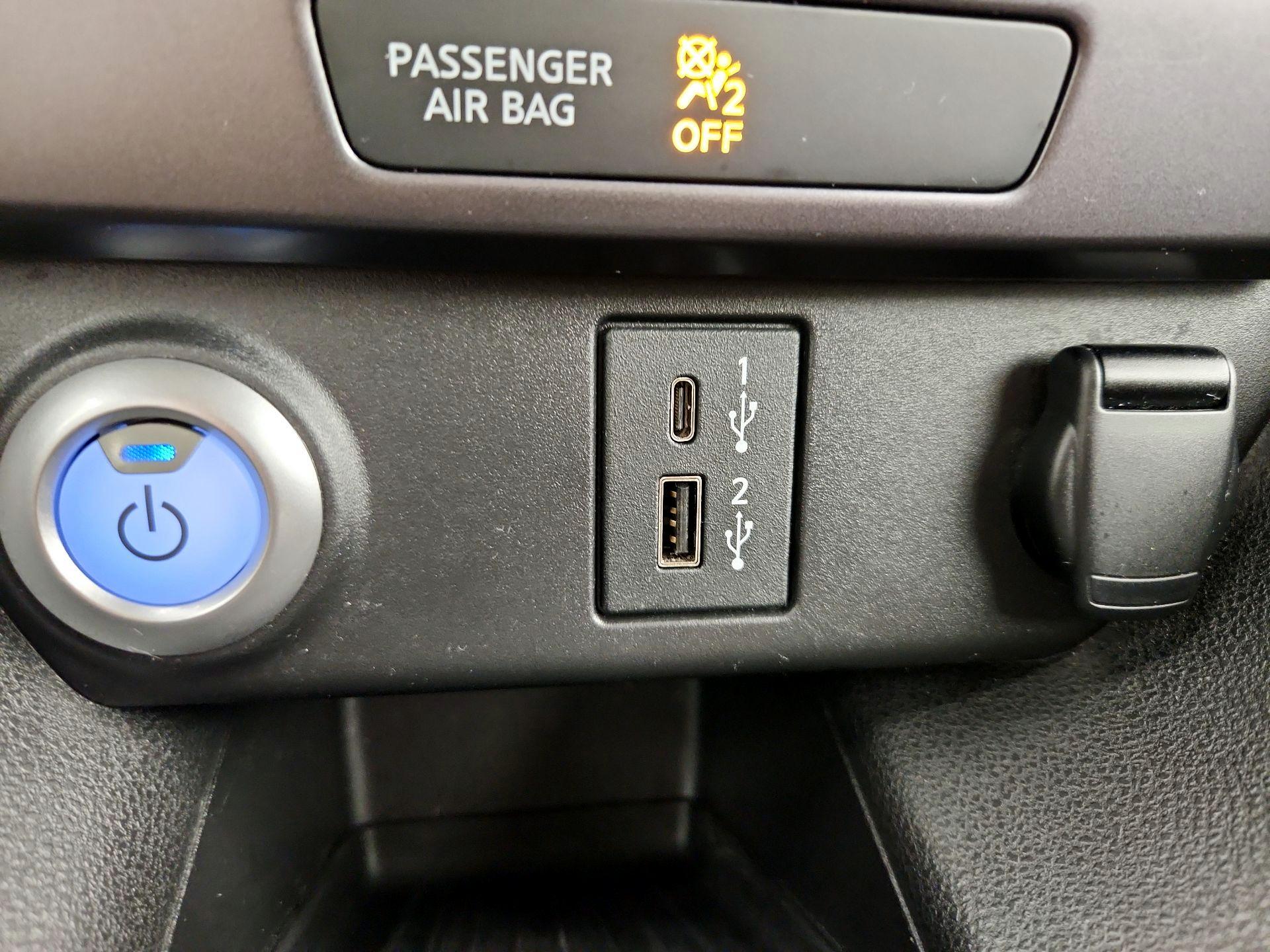 Thumbnail: 2025 Nissan Leaf - 18