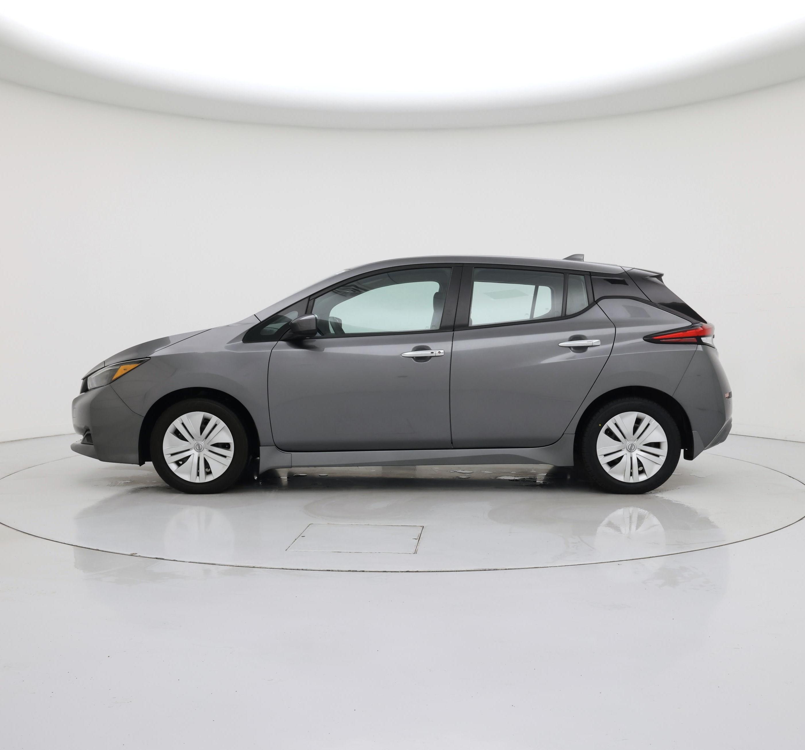 Thumbnail: 2025 Nissan Leaf - 3
