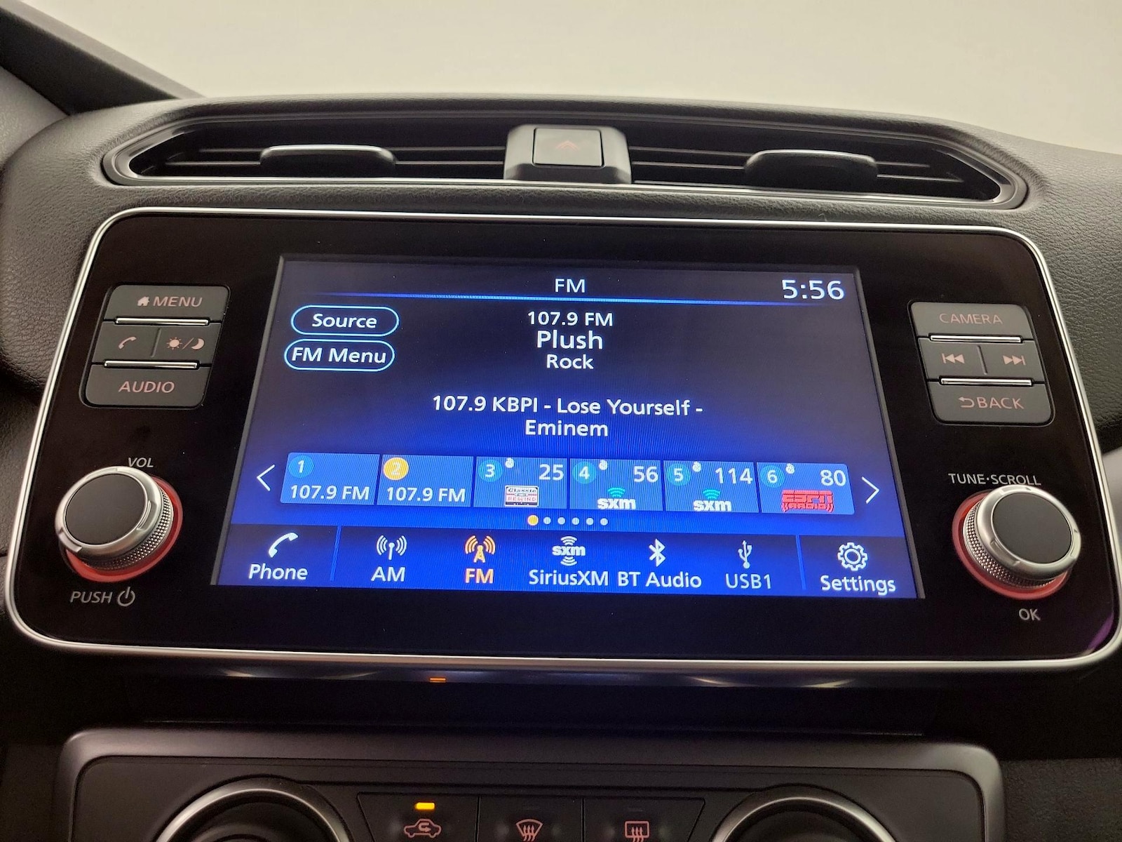 2025 Nissan Leaf S - Photo 16