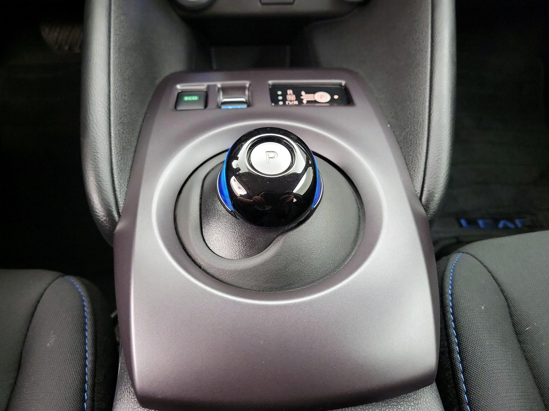 Thumbnail: 2025 Nissan Leaf - 17