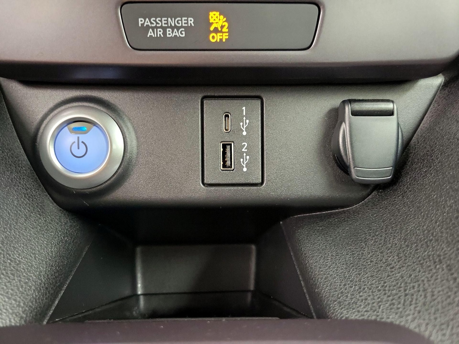 2025 Nissan Leaf S - Photo 19