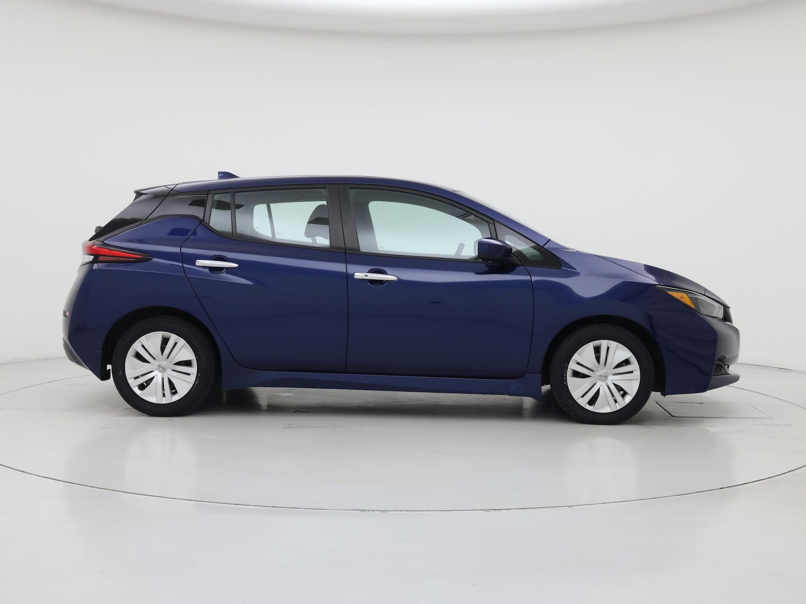 2025 Nissan Leaf S - Photo 8