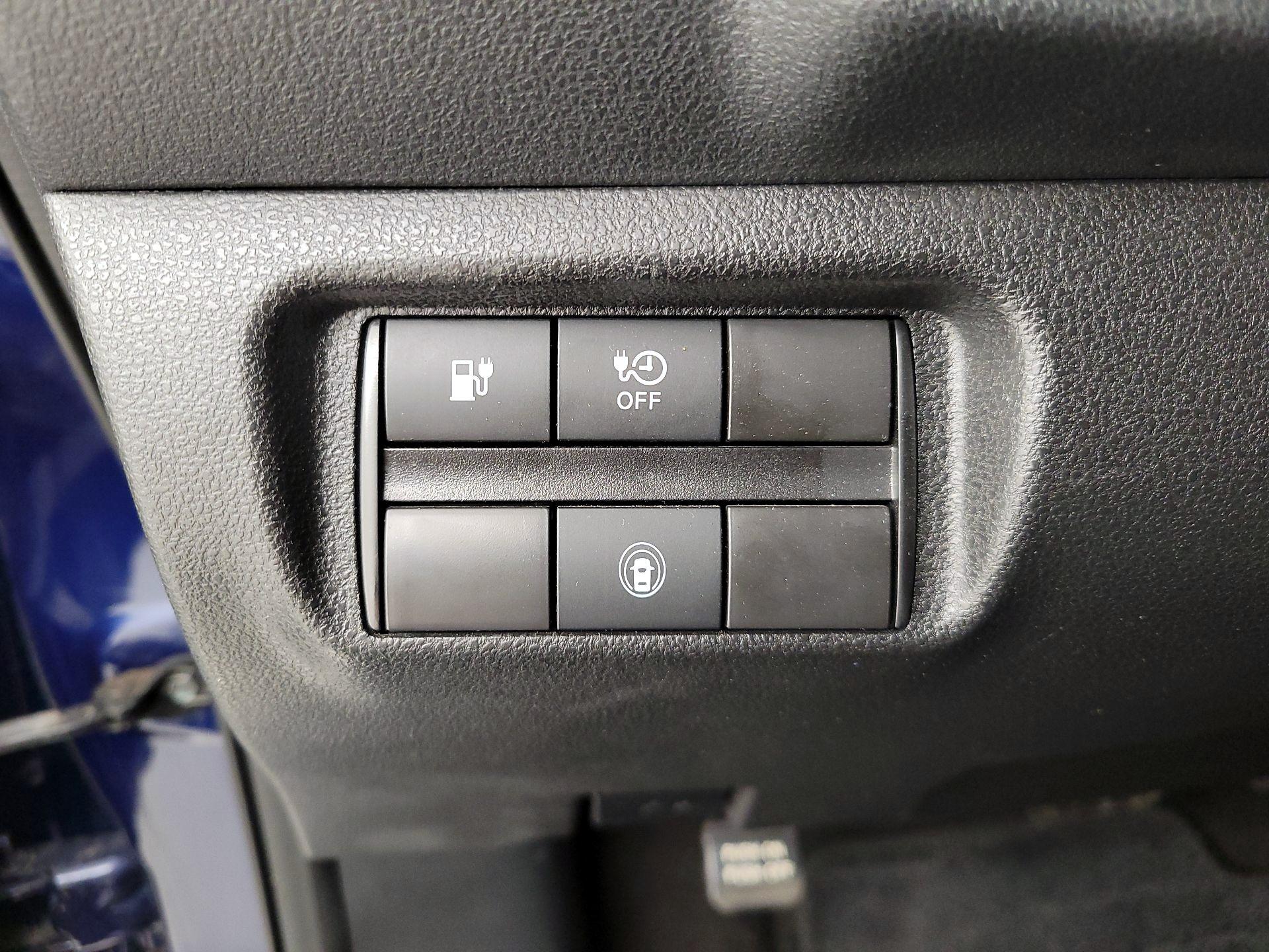 Thumbnail: 2025 Nissan Leaf - 13