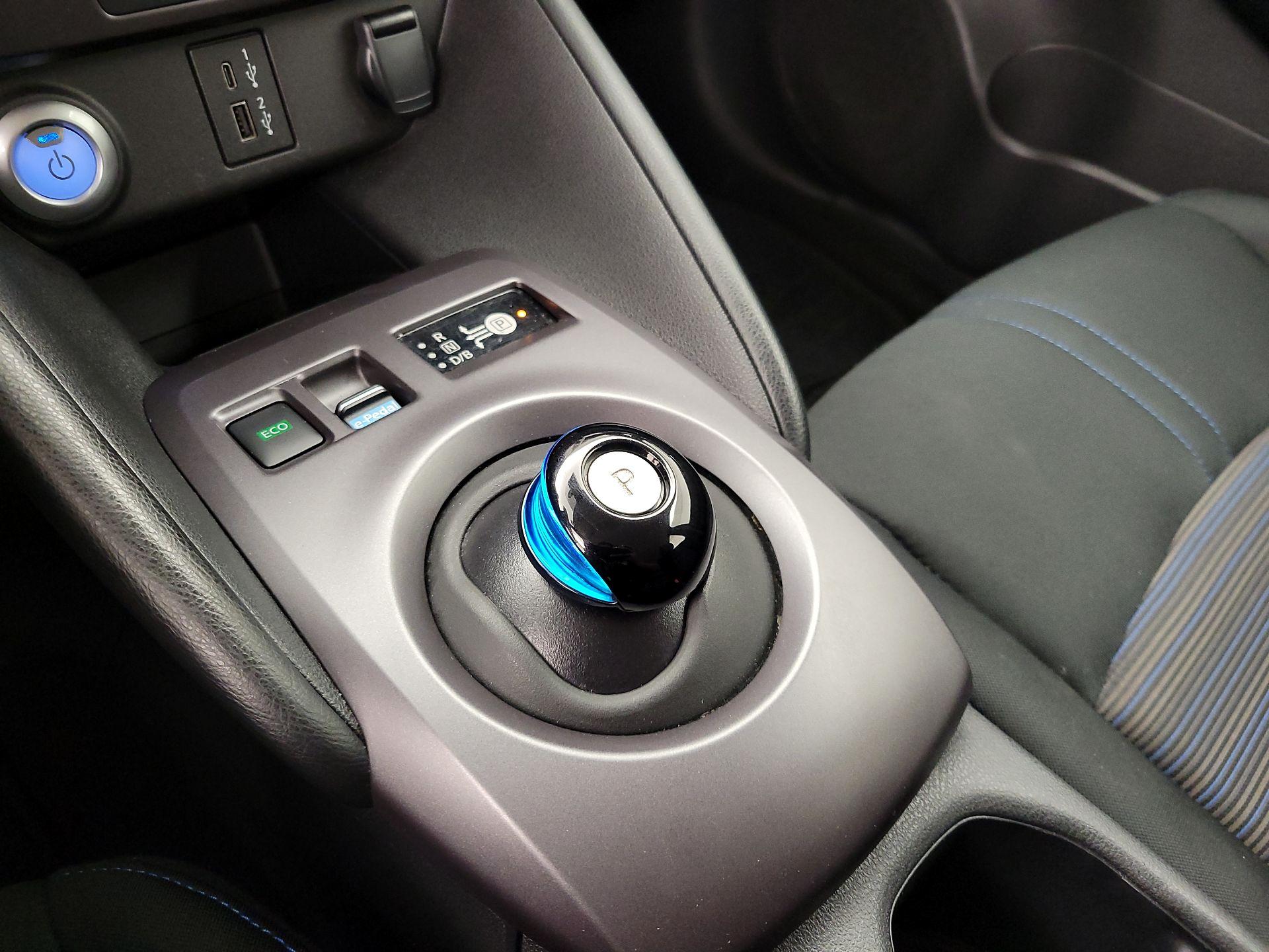 Thumbnail: 2025 Nissan Leaf - 17