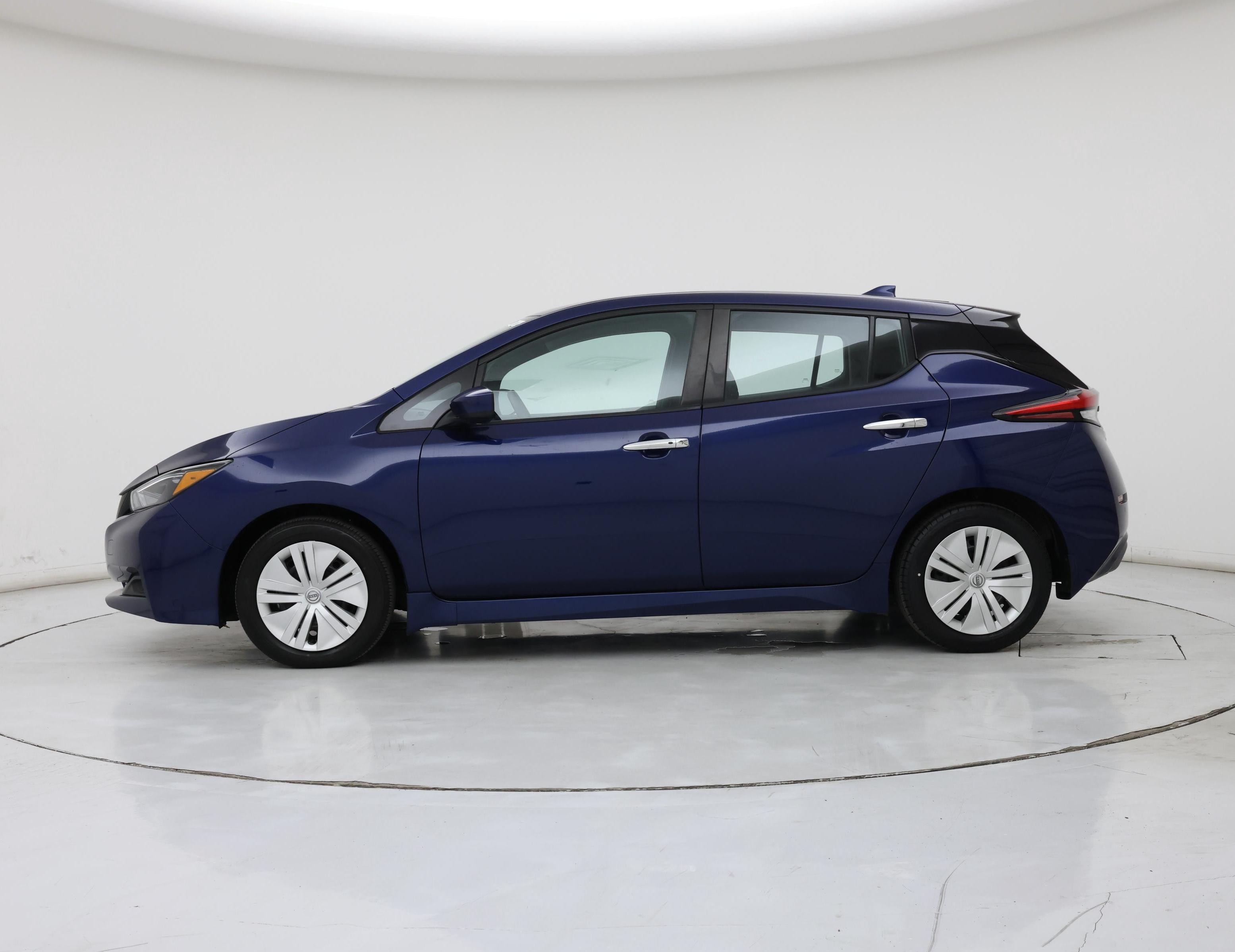 Thumbnail: 2025 Nissan Leaf - 3