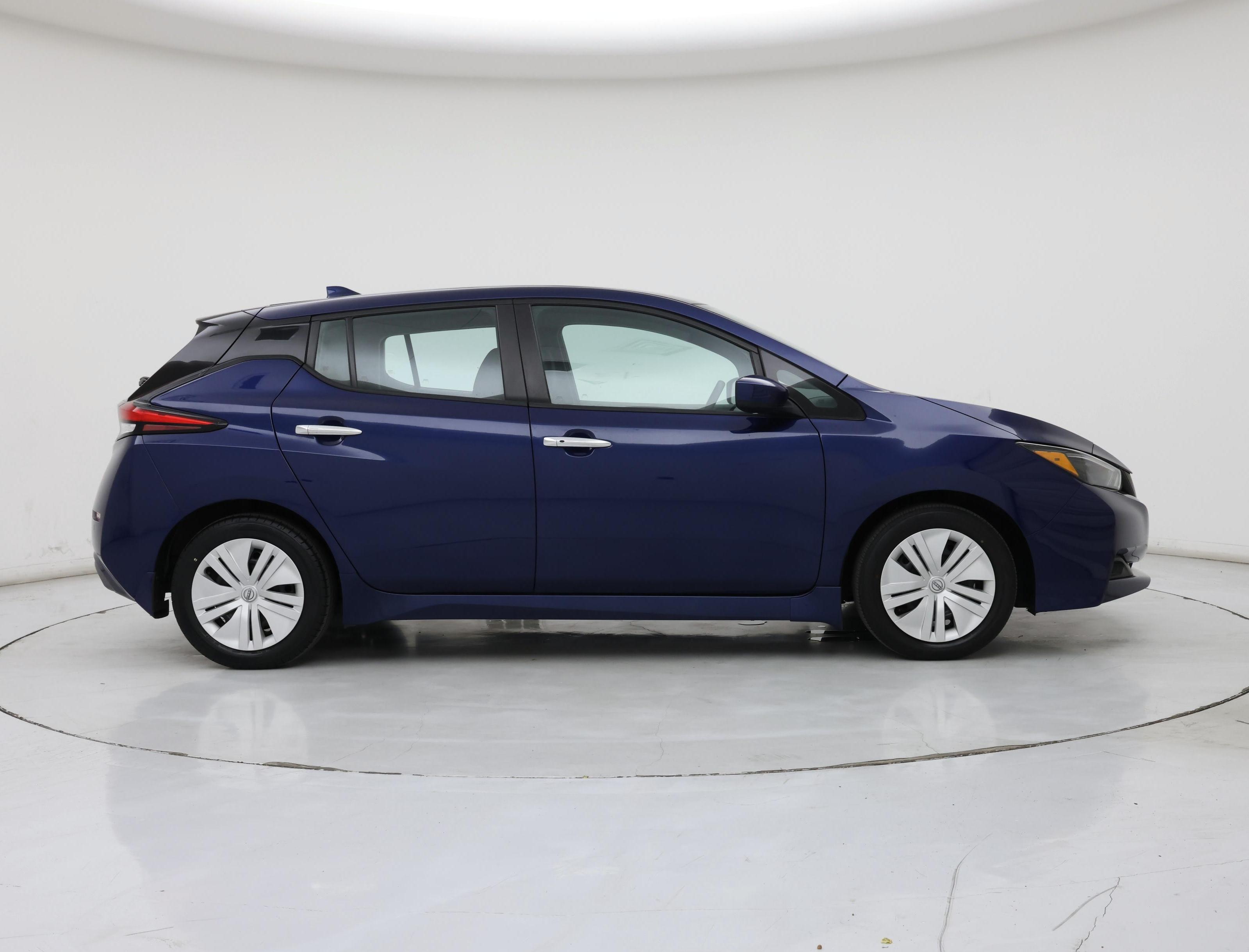 Thumbnail: 2025 Nissan Leaf - 7