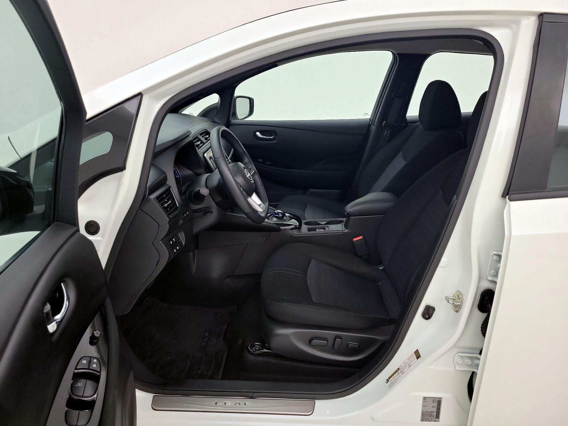 Thumbnail: 2024 Nissan Leaf - 11