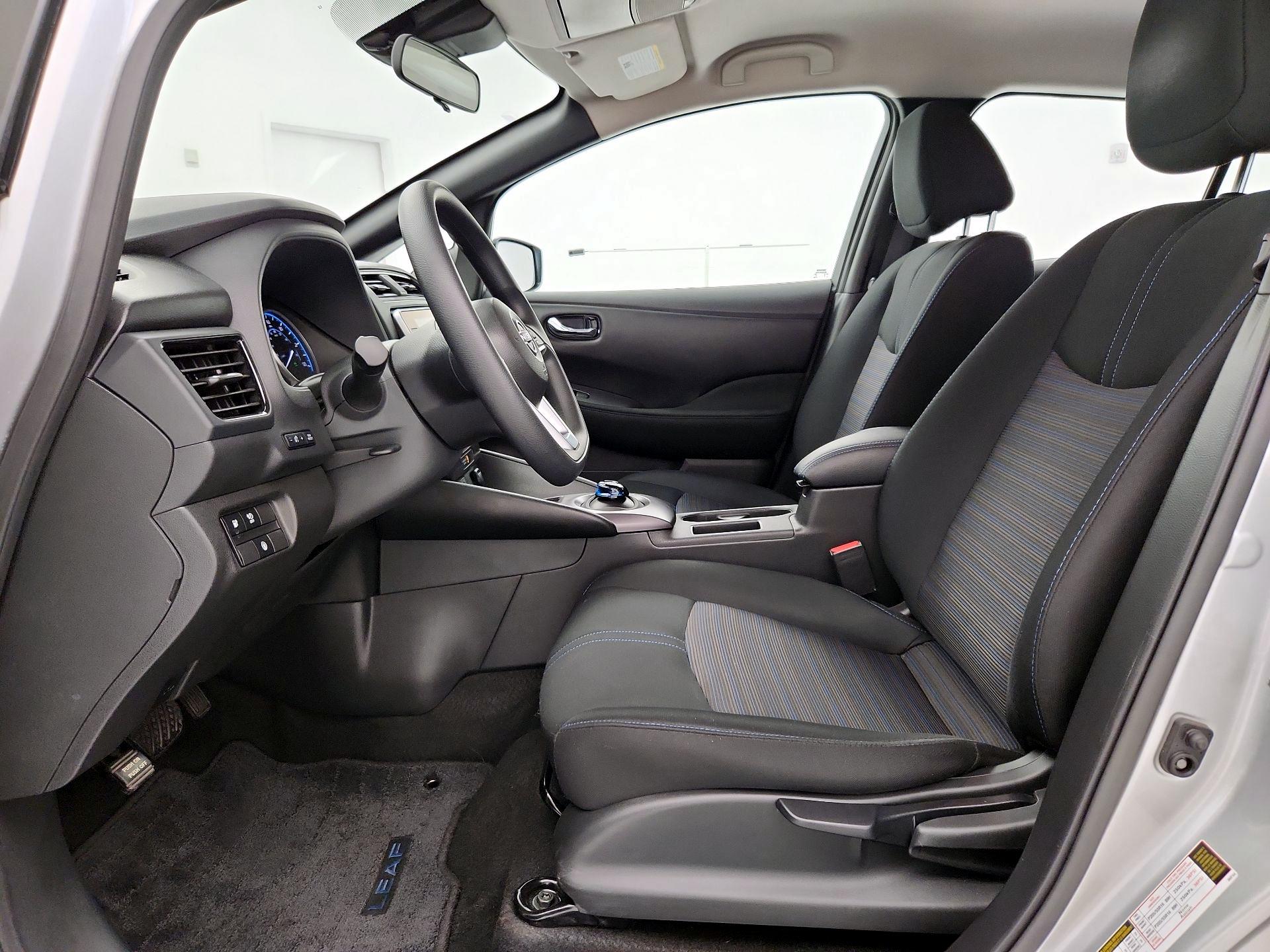 Thumbnail: 2025 Nissan Leaf - 11