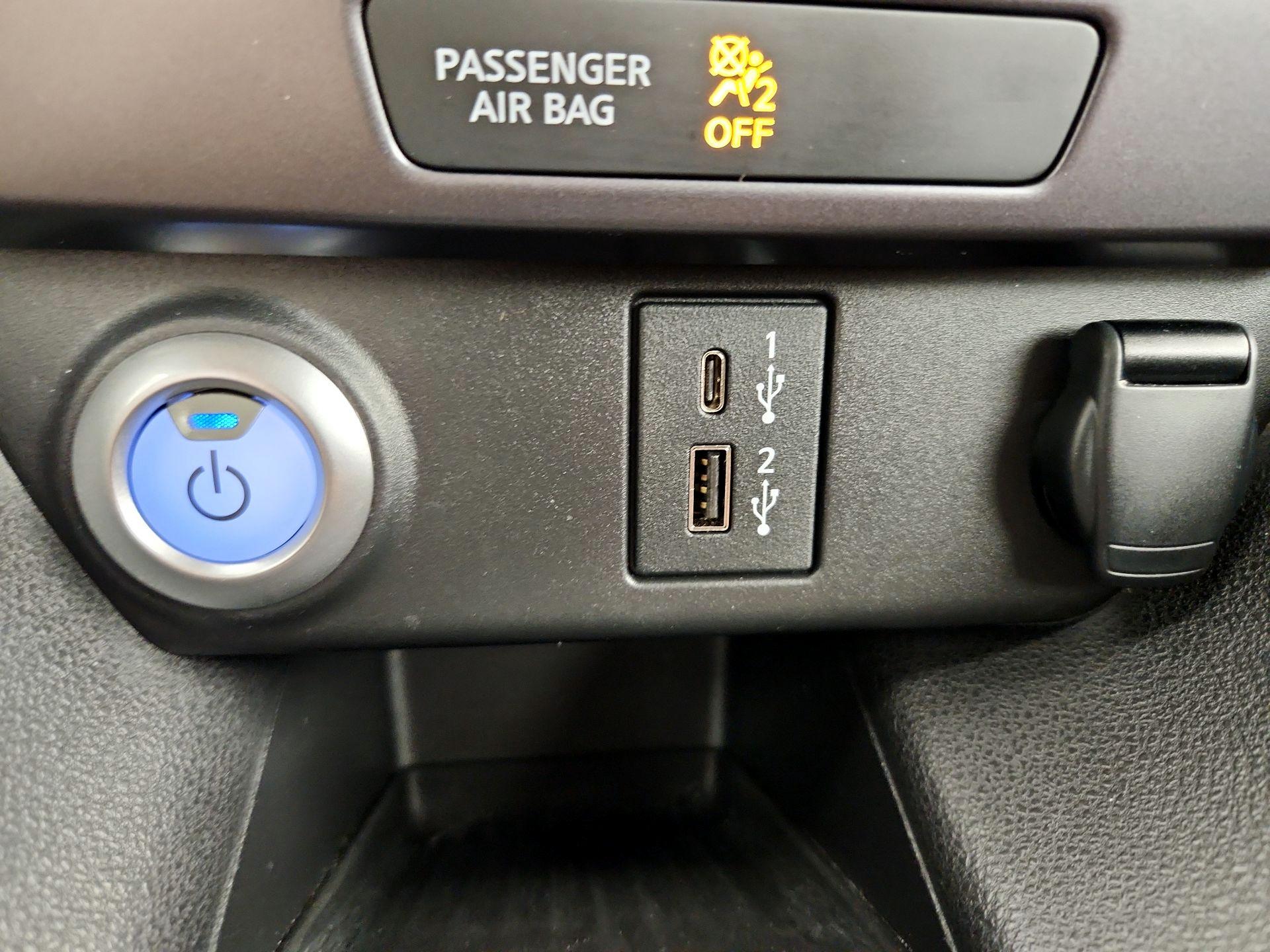 Thumbnail: 2025 Nissan Leaf - 18