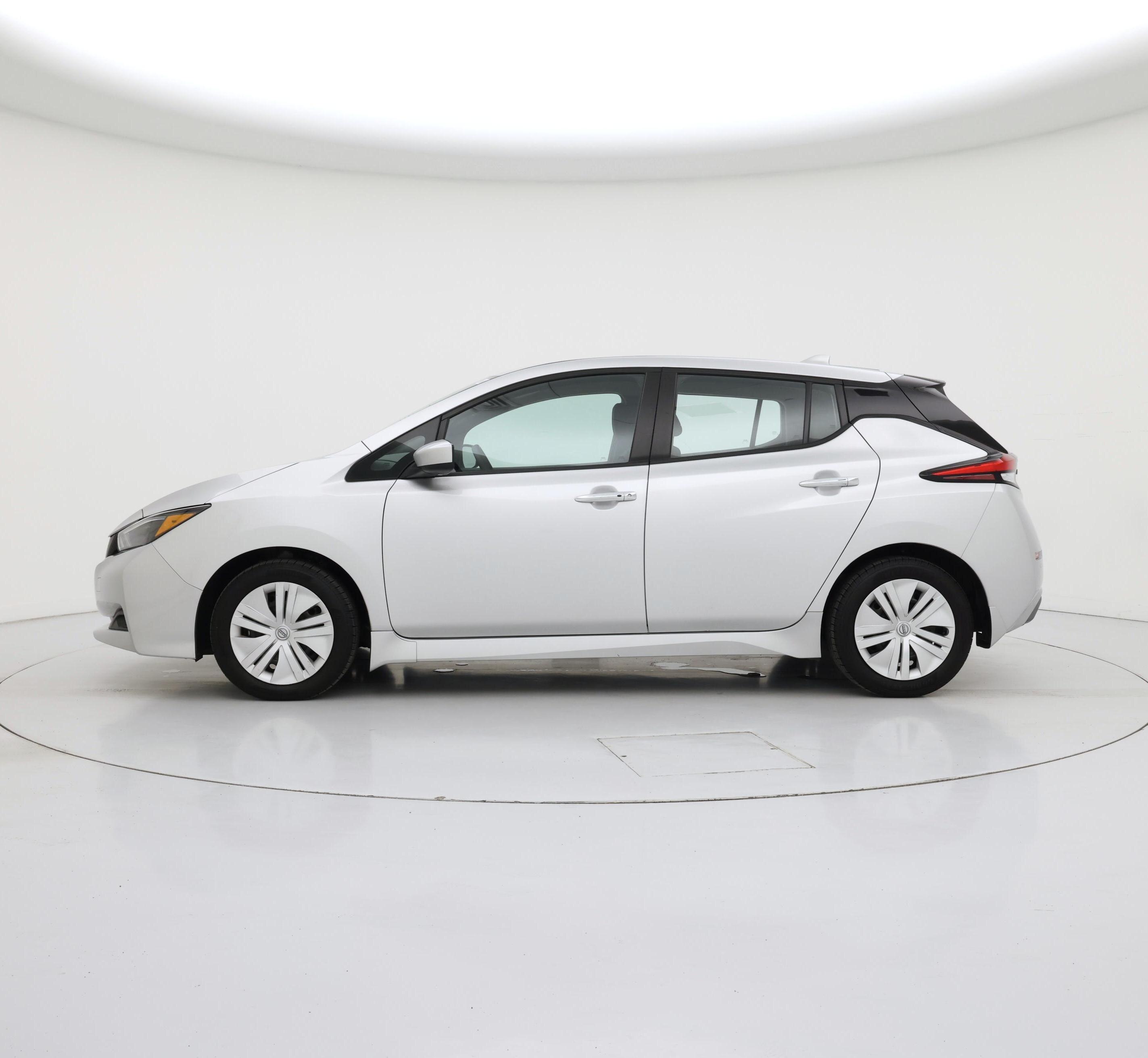 Thumbnail: 2025 Nissan Leaf - 3