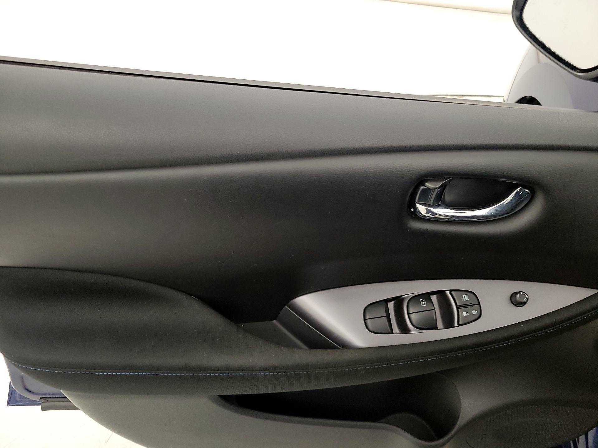Thumbnail: 2025 Nissan Leaf - 12