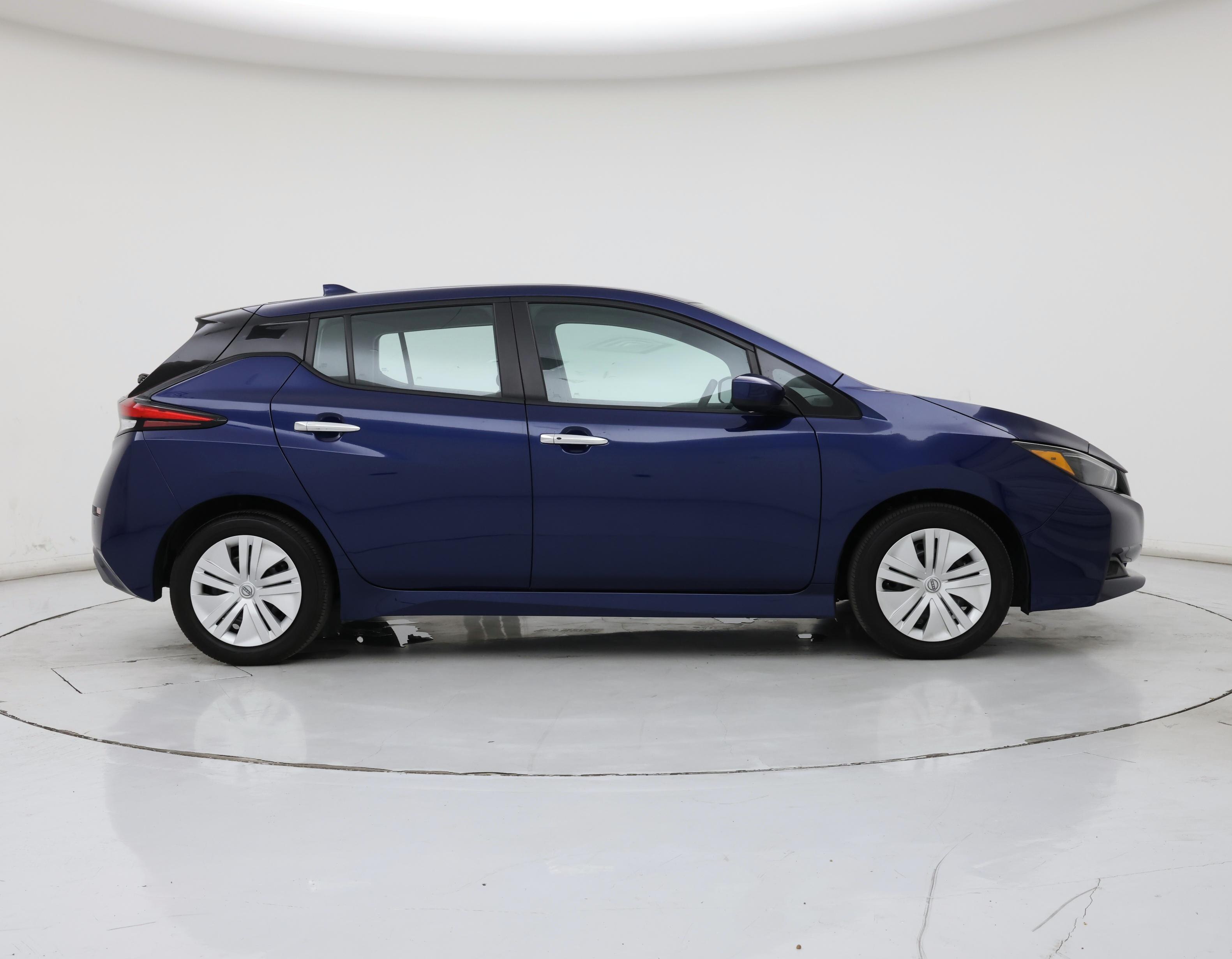 Thumbnail: 2025 Nissan Leaf - 7