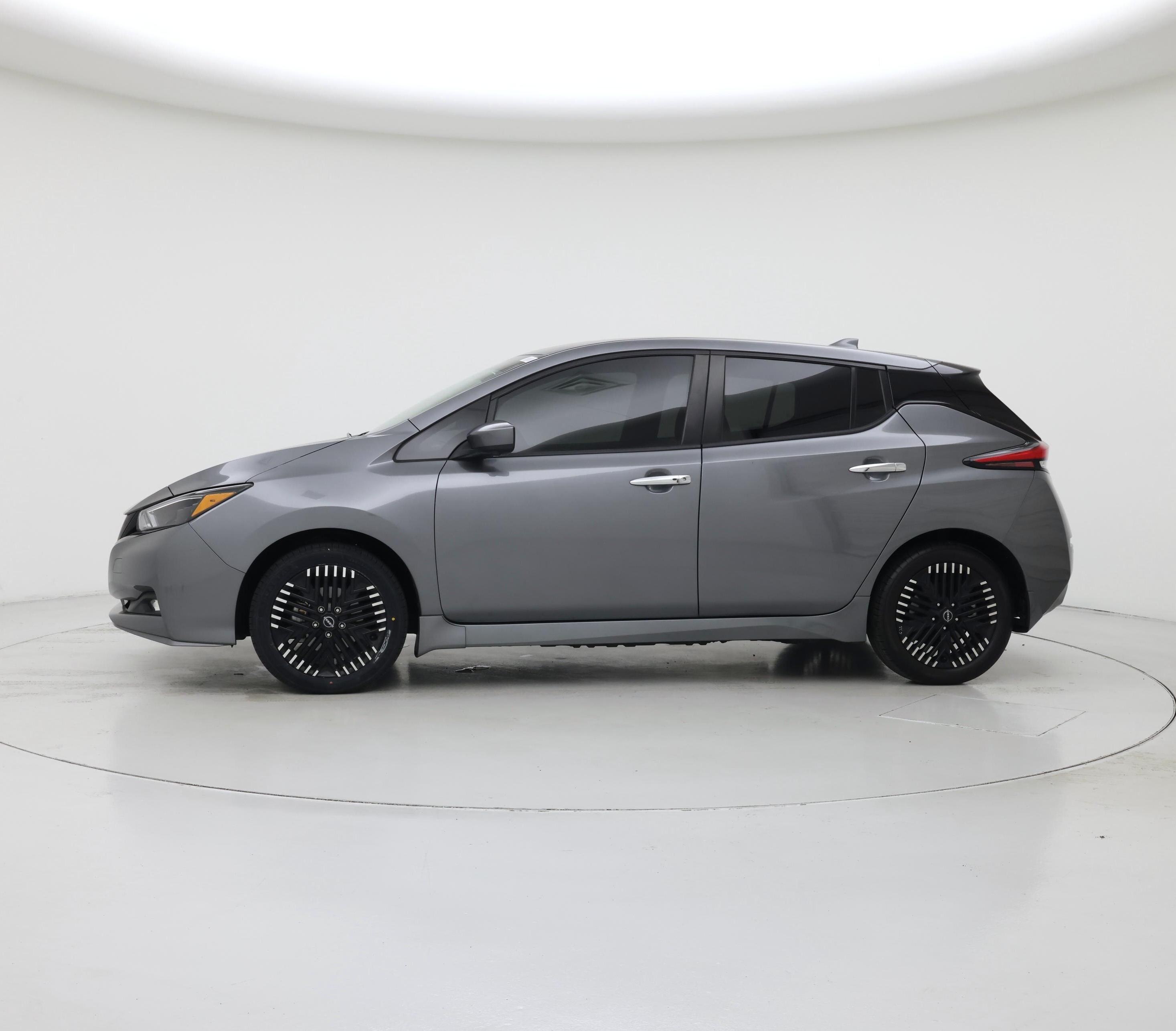 Thumbnail: 2024 Nissan Leaf - 3