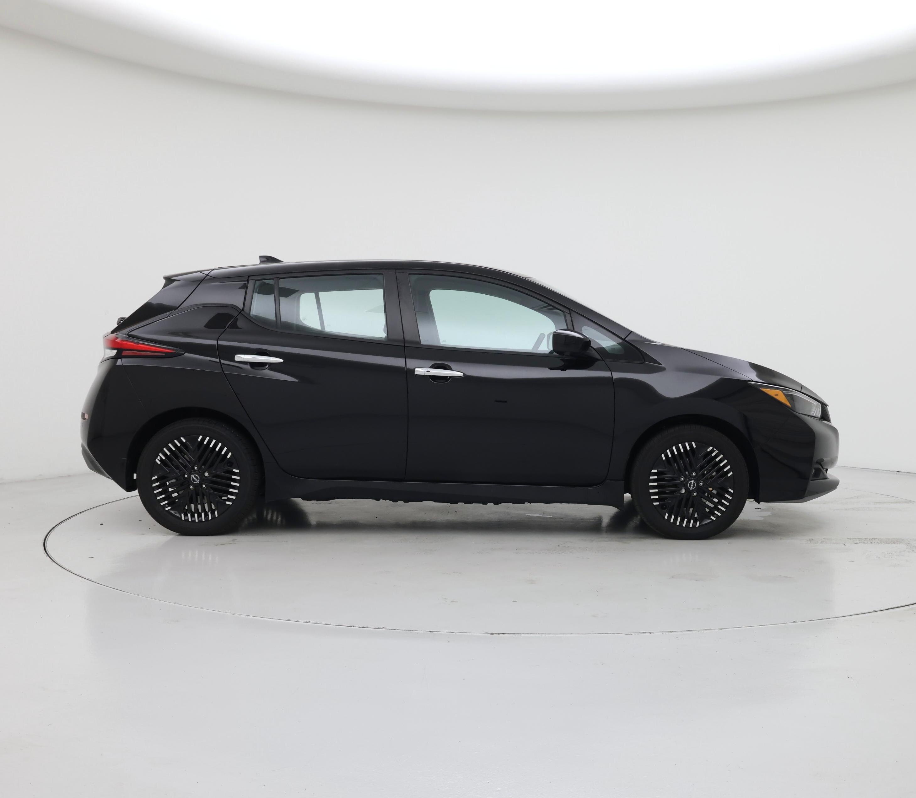 Thumbnail: 2025 Nissan Leaf - 7