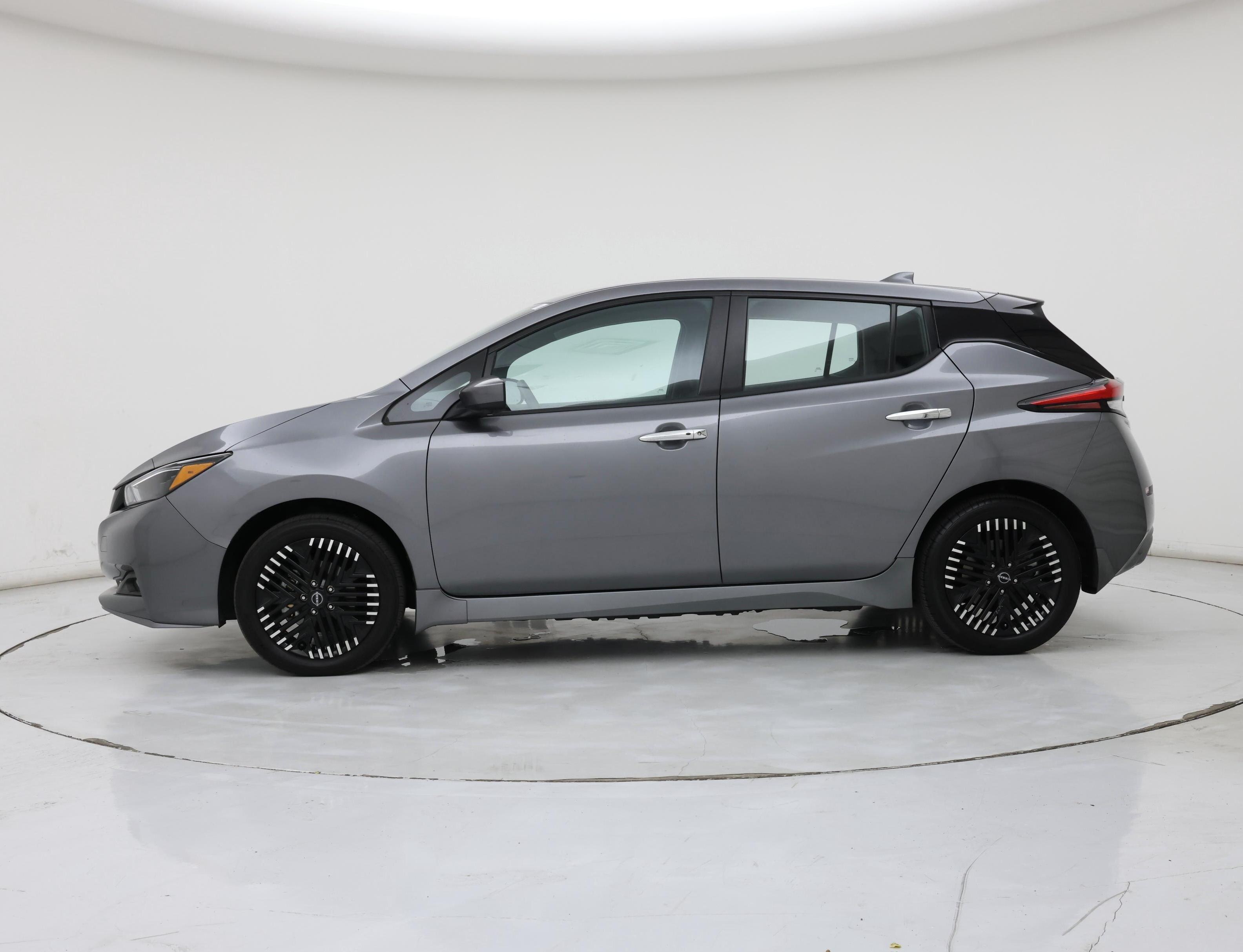 Thumbnail: 2024 Nissan Leaf - 3