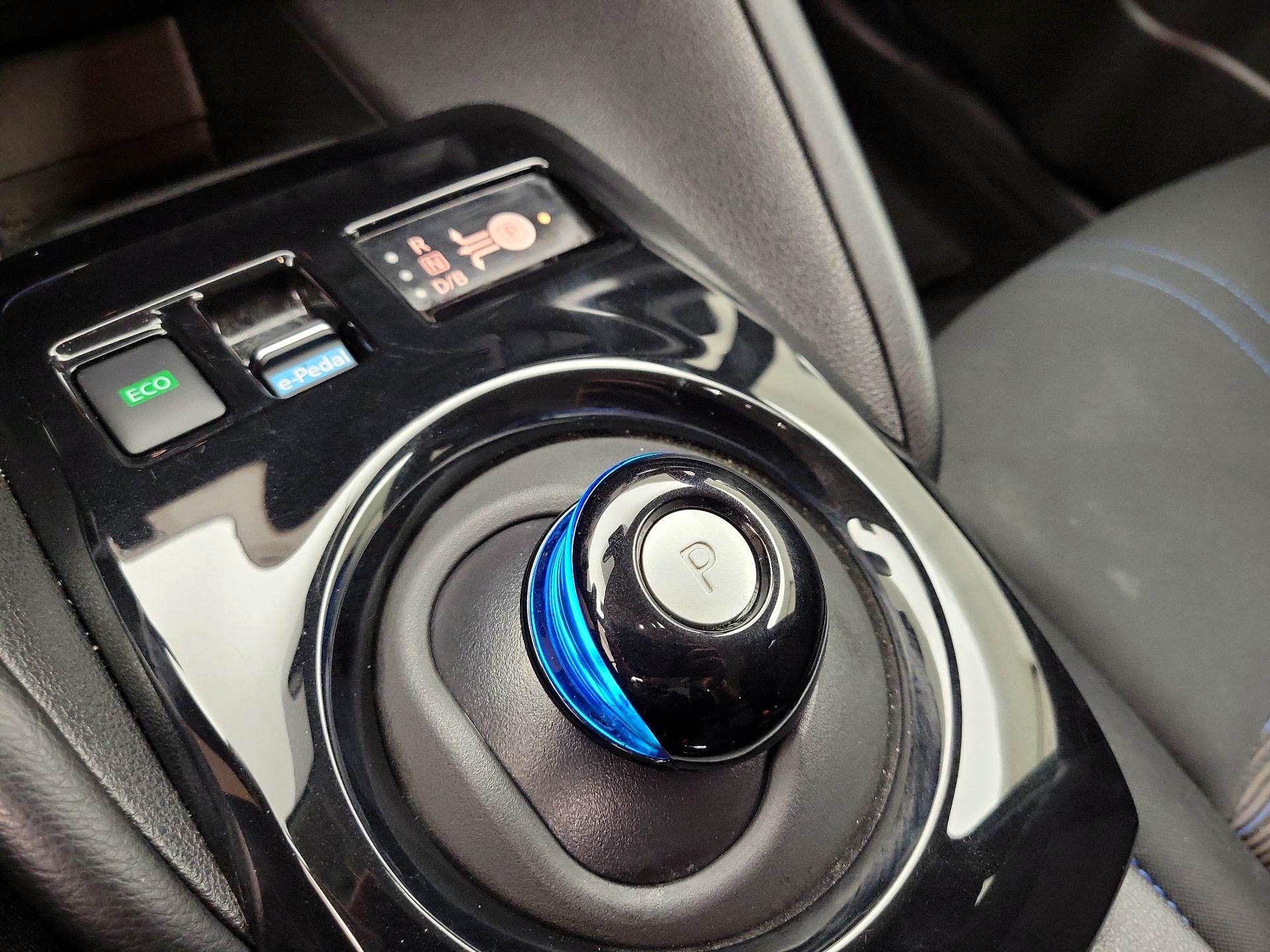 Thumbnail: 2024 Nissan Leaf - 17