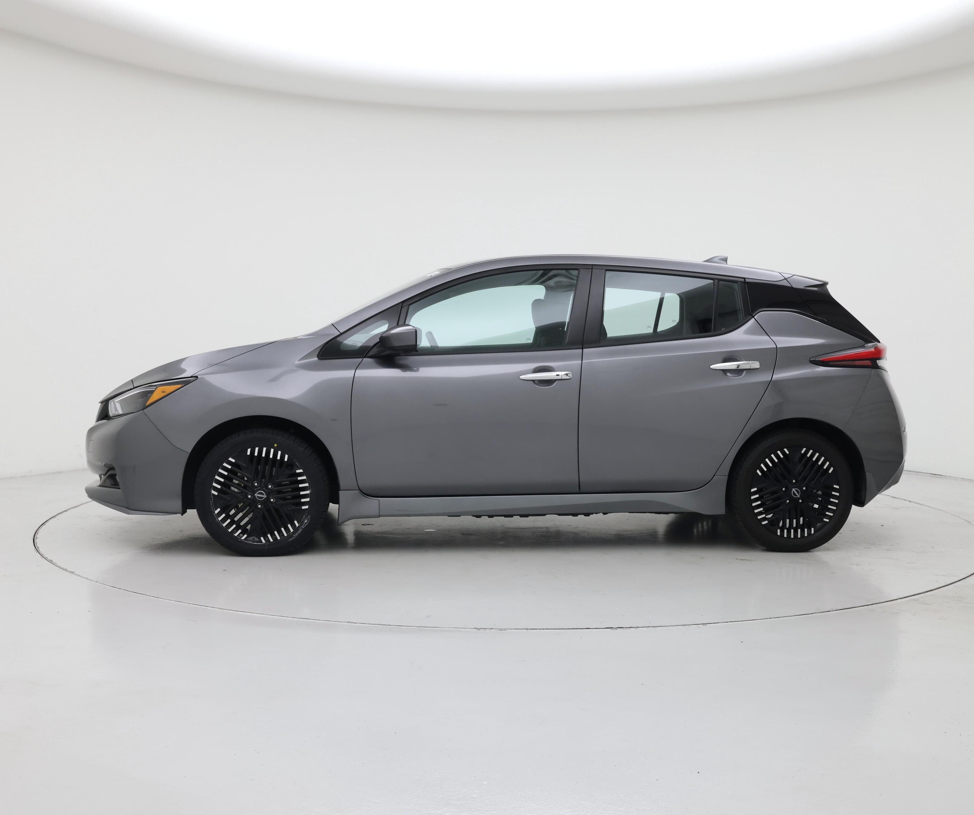 Thumbnail: 2024 Nissan Leaf - 3