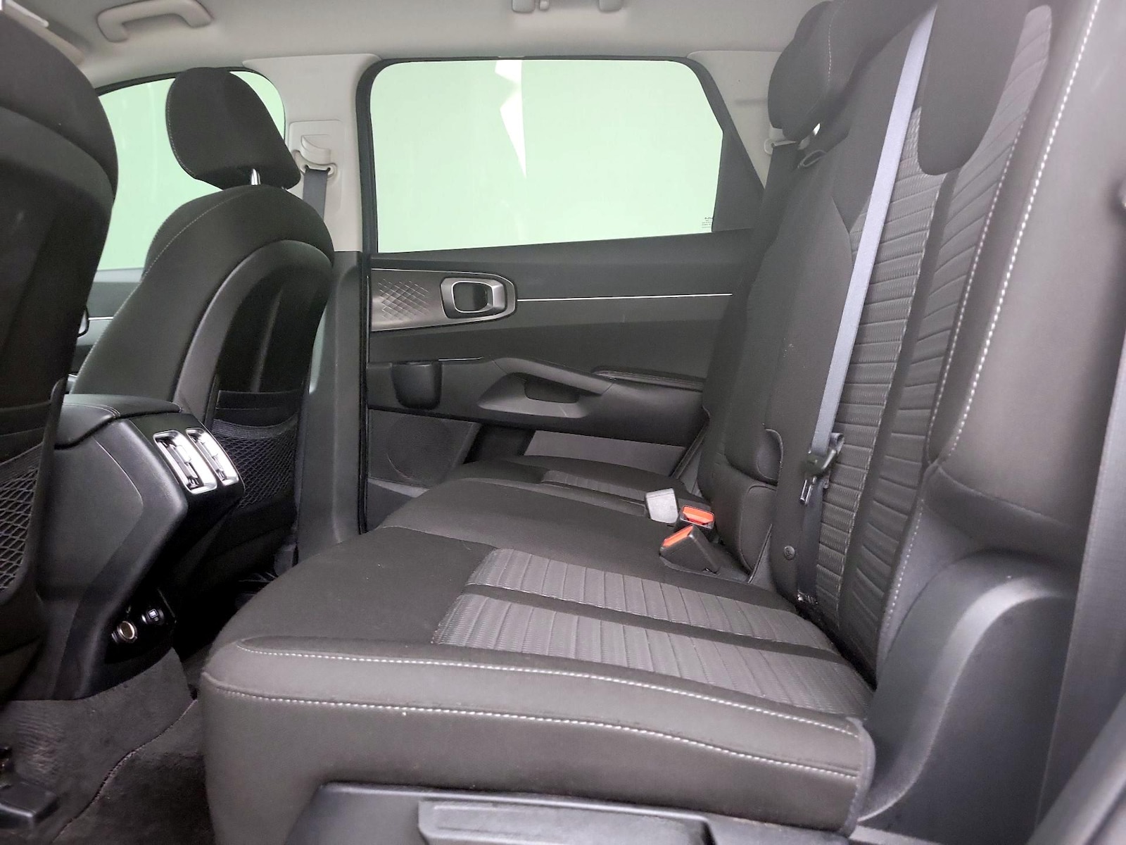 2023 Kia Sorento LX - Photo 20
