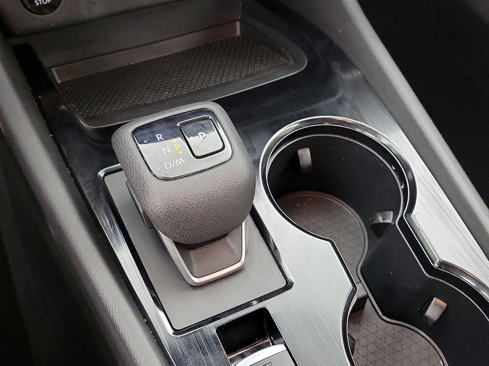 2025 Nissan Rogue SV - Photo 18