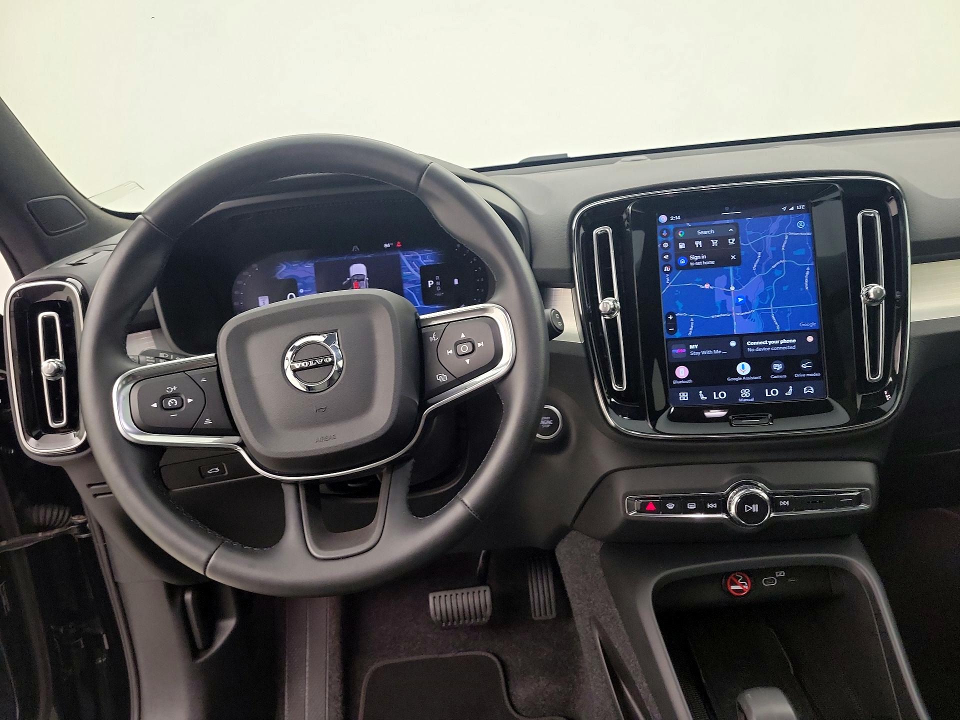 Thumbnail: 2025 Volvo XC40 - 9