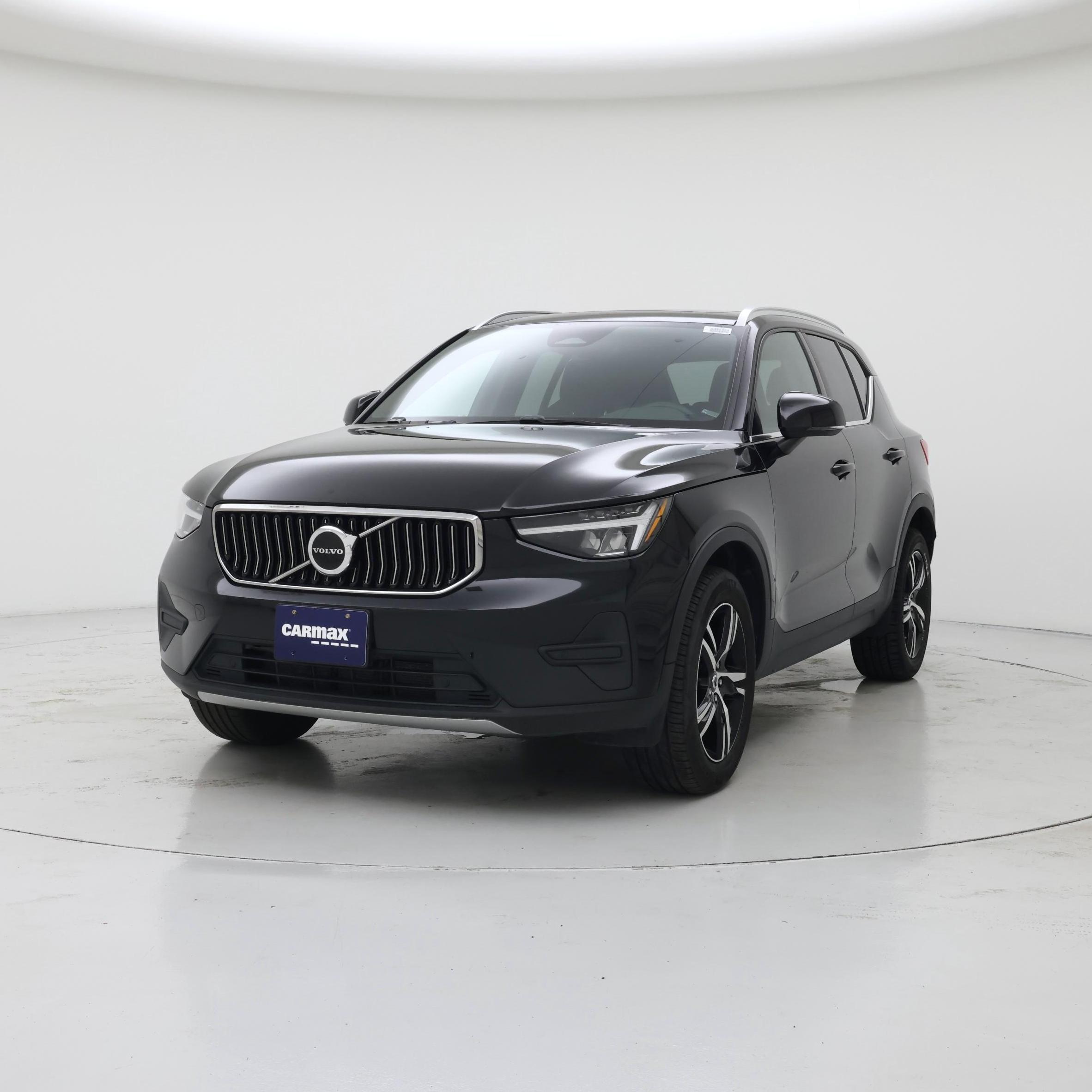 Thumbnail: 2025 Volvo XC40 - 4