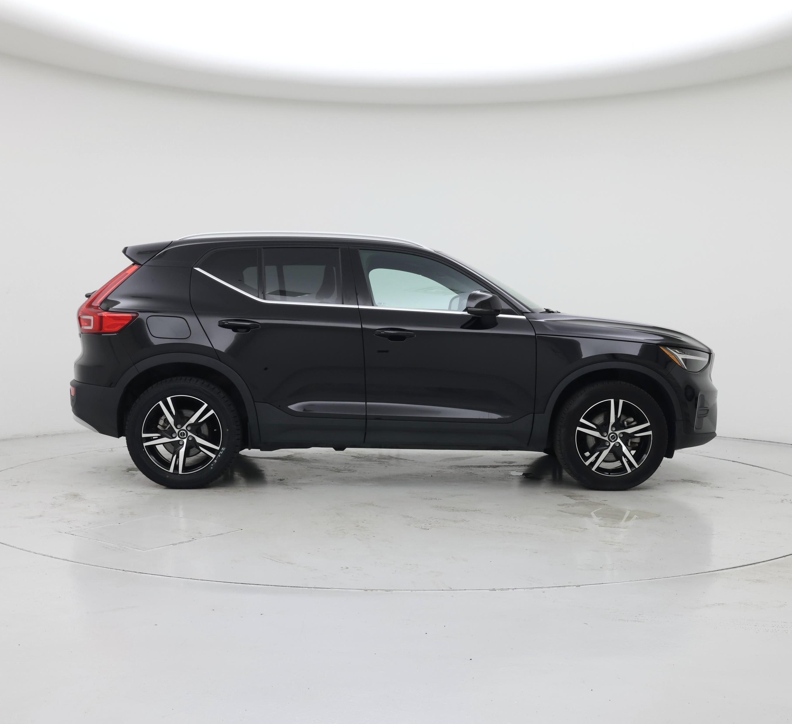 Thumbnail: 2025 Volvo XC40 - 7