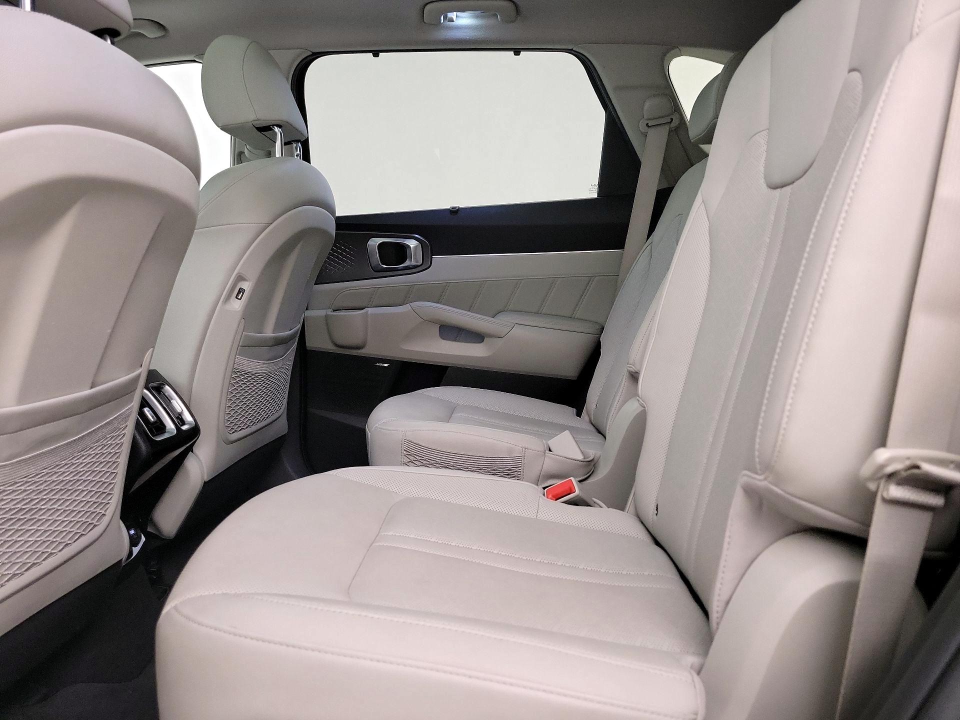 Thumbnail: 2023 Kia Sorento - 19