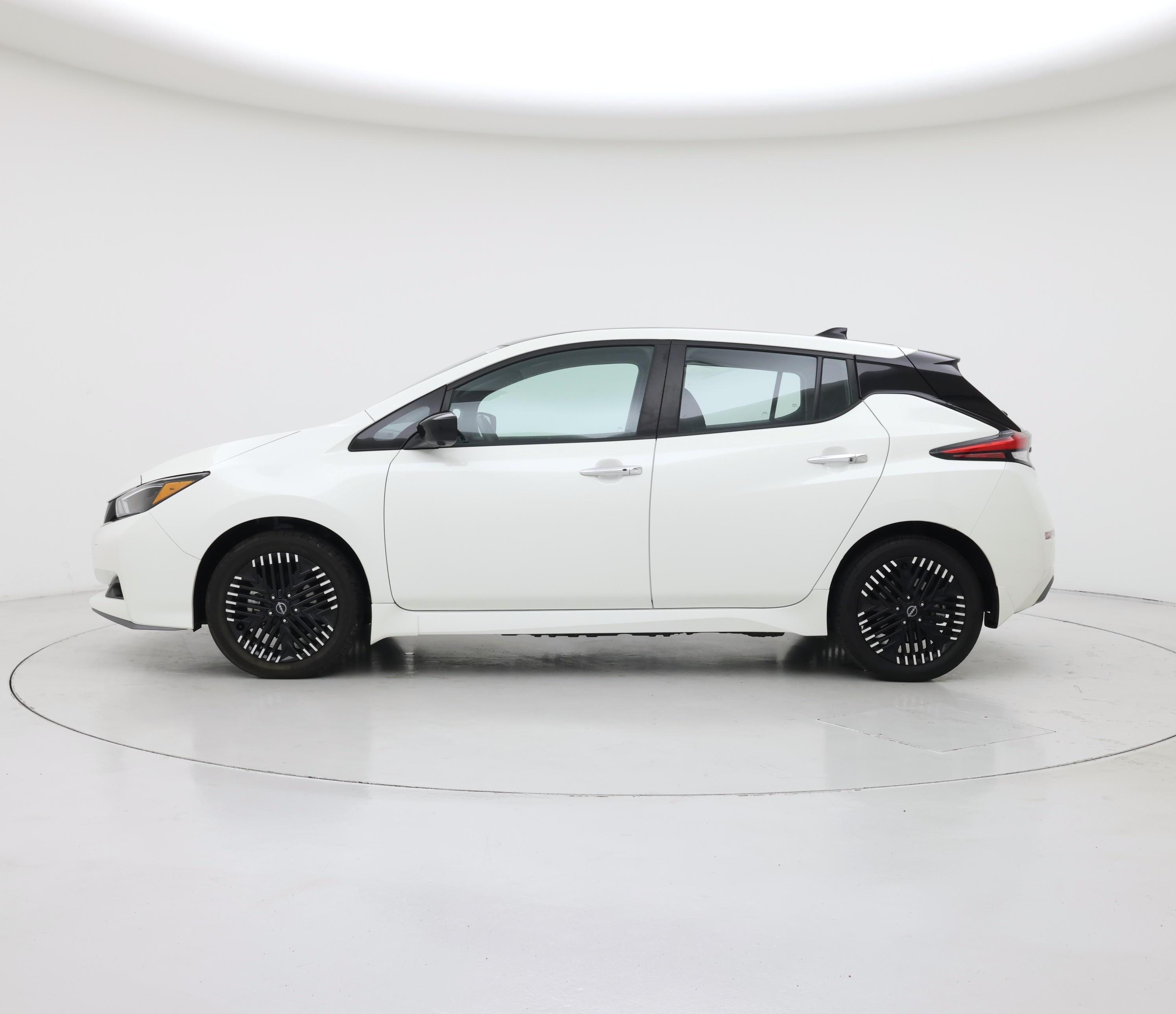 Thumbnail: 2024 Nissan Leaf - 3