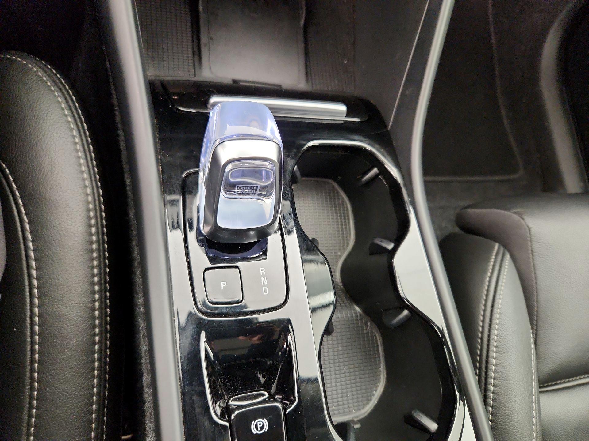 Thumbnail: 2025 Volvo XC40 - 18