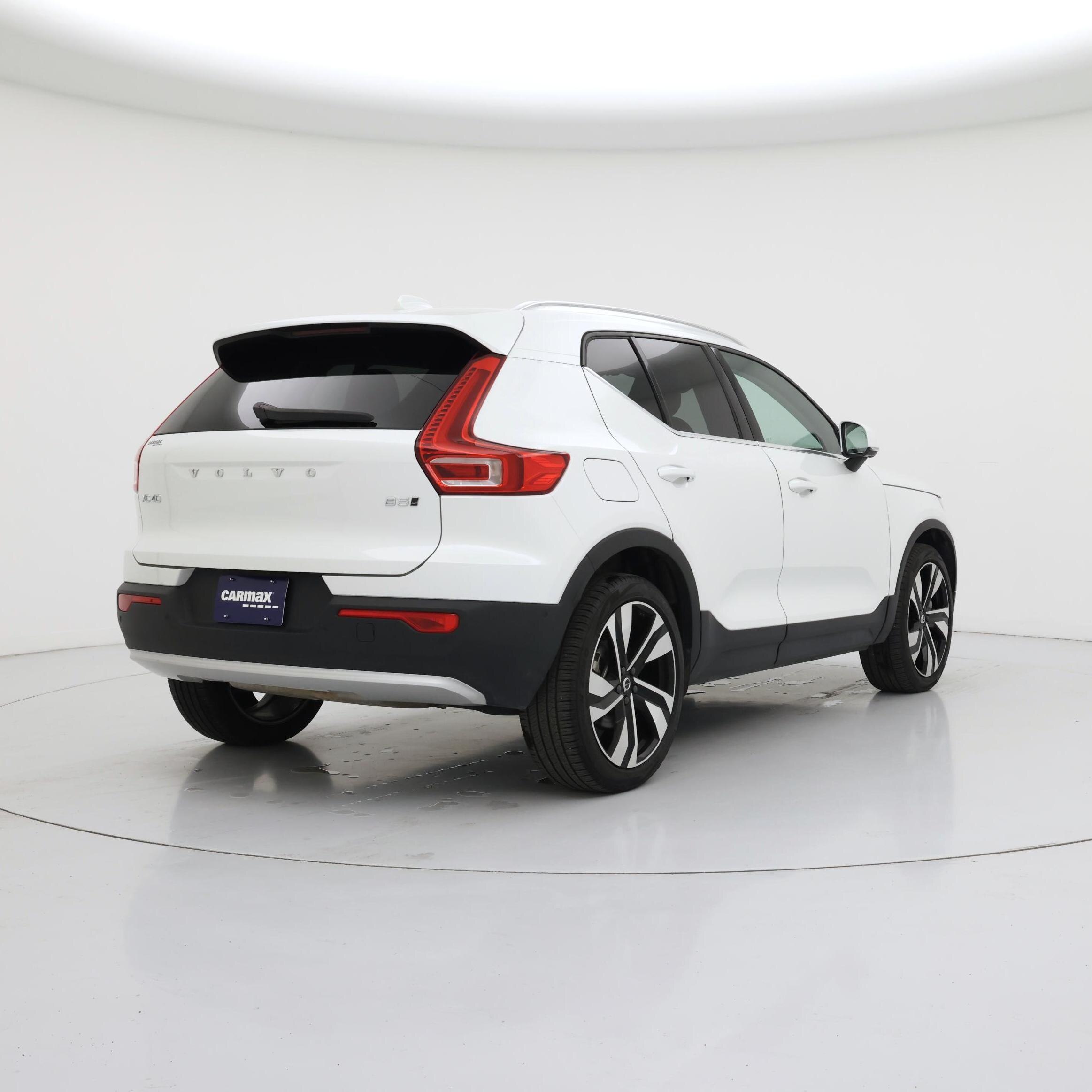 Thumbnail: 2025 Volvo XC40 - 8