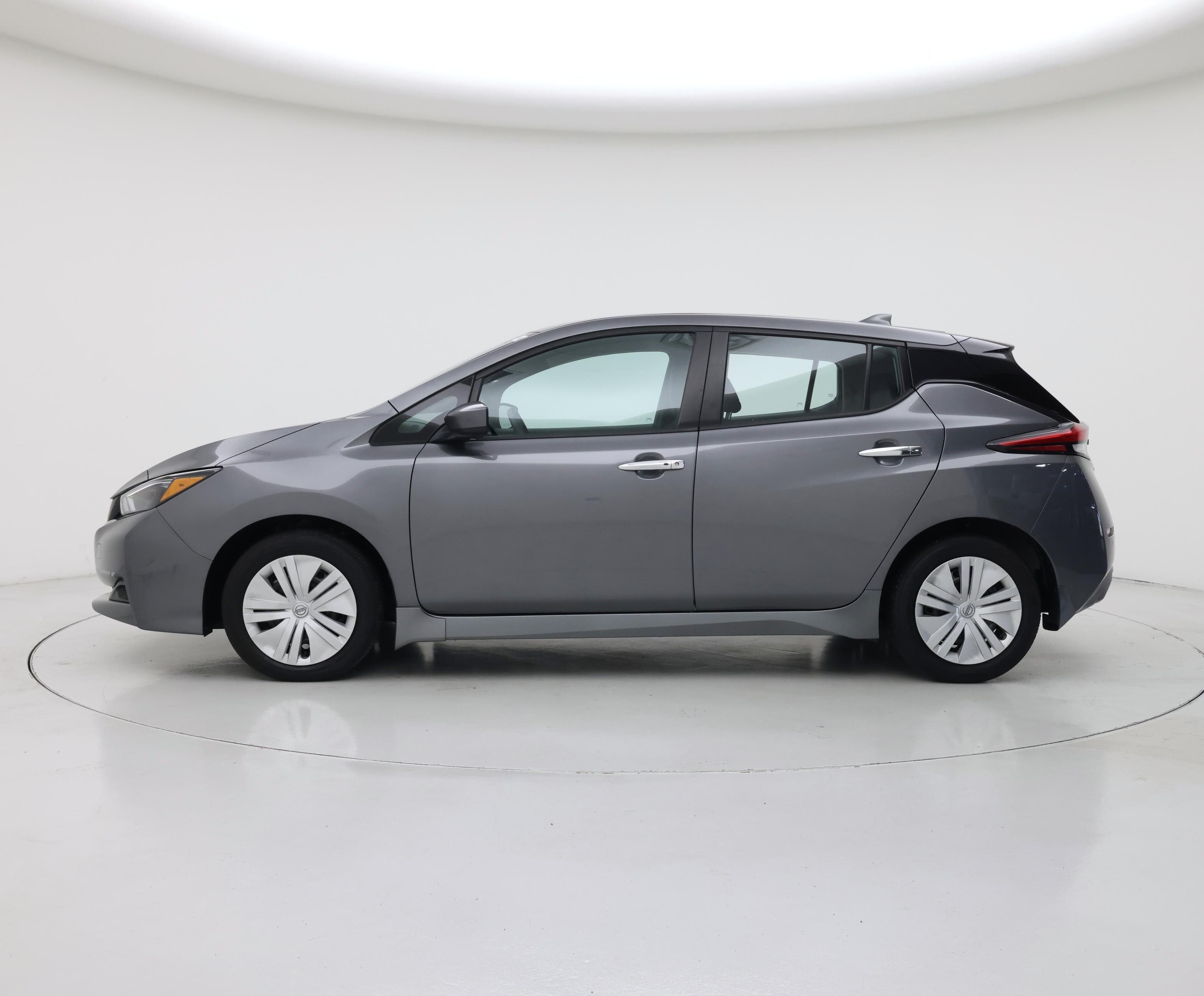 Thumbnail: 2025 Nissan Leaf - 3