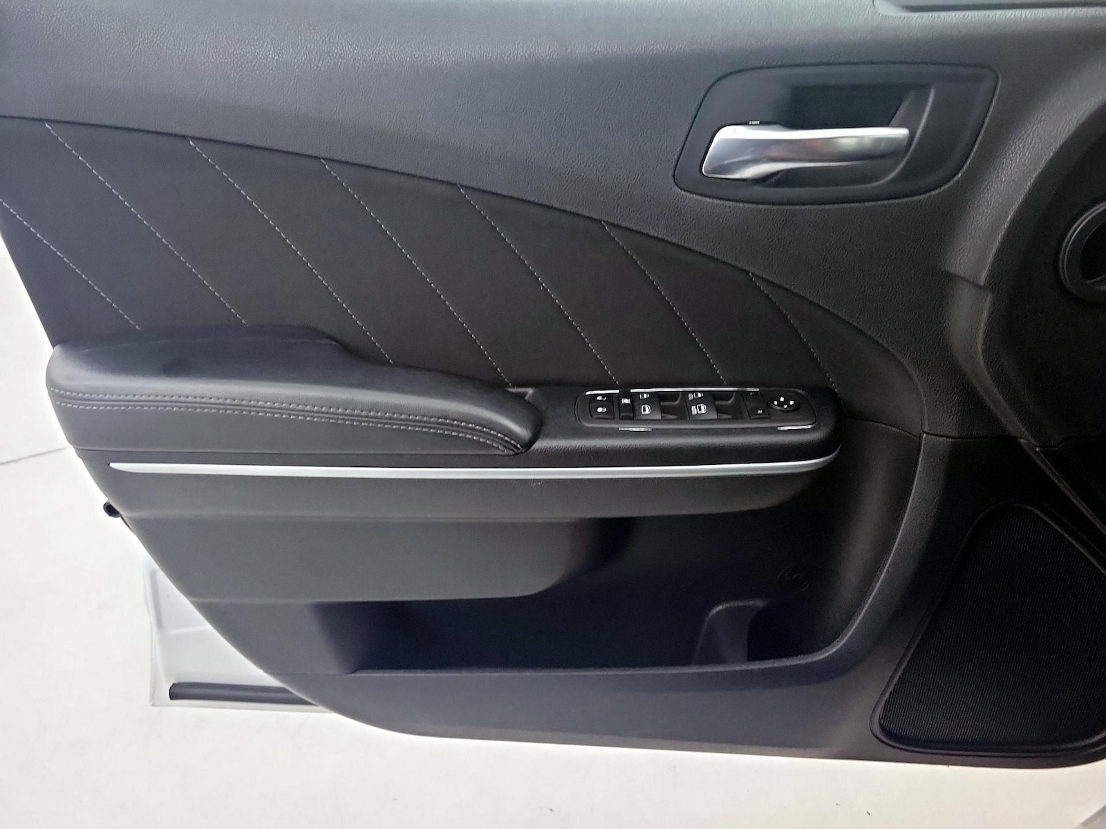 2022 Dodge Charger SXT - Photo 13
