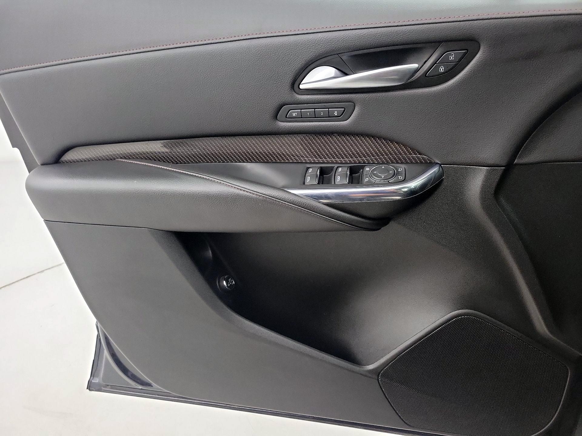 Thumbnail: 2023 Cadillac XT4 - 12