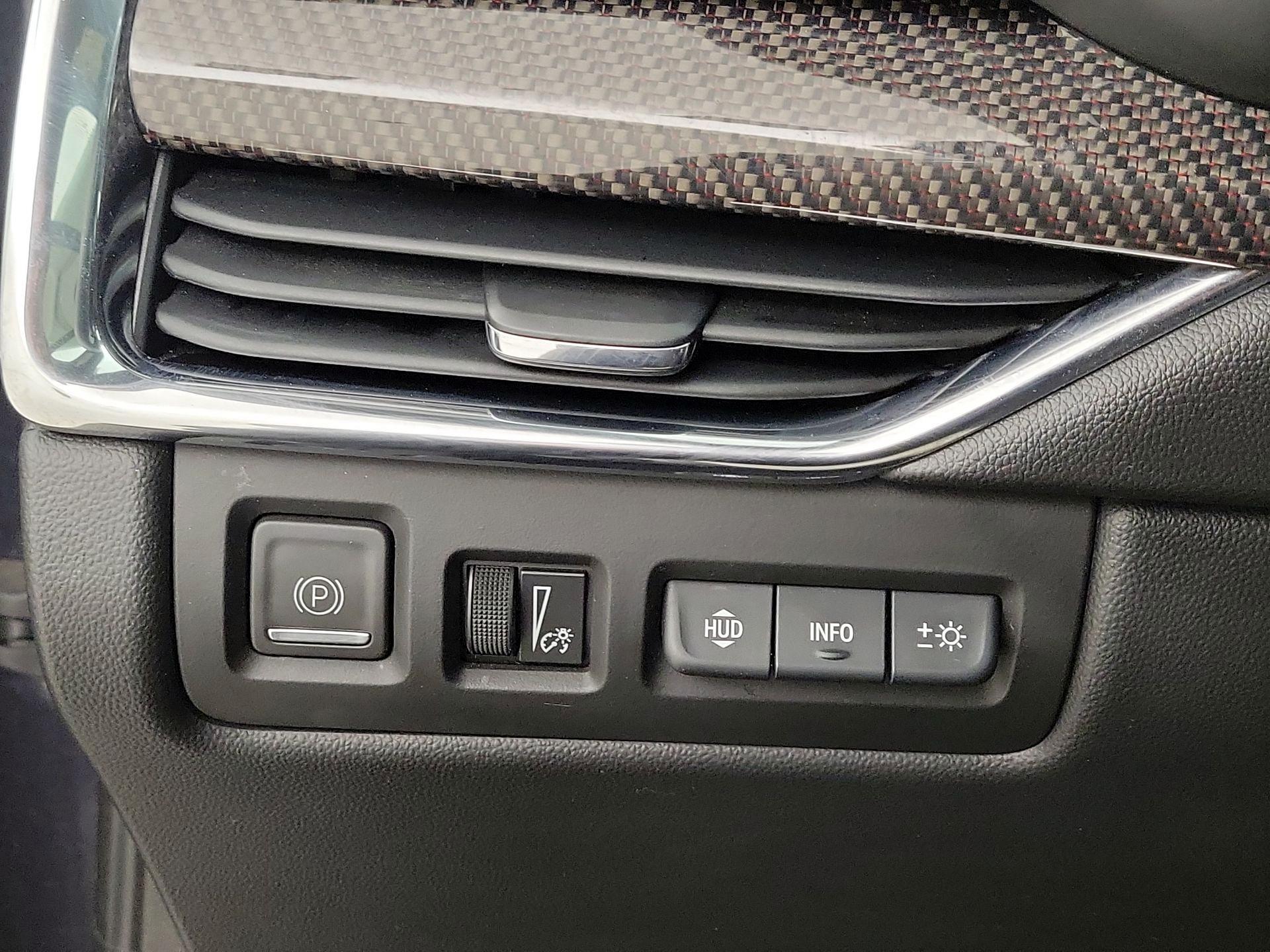 Thumbnail: 2023 Cadillac XT4 - 13
