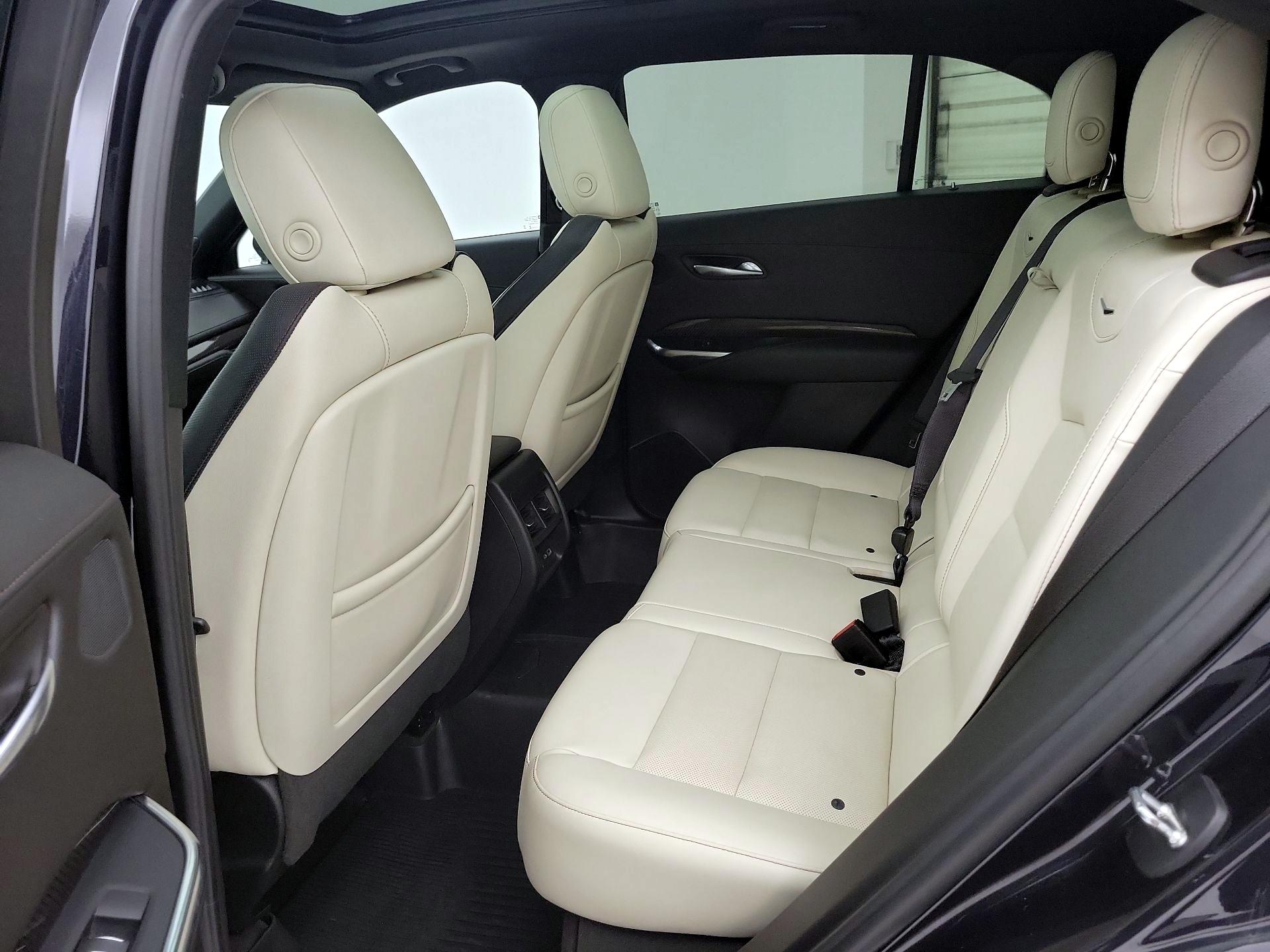 Thumbnail: 2023 Cadillac XT4 - 20