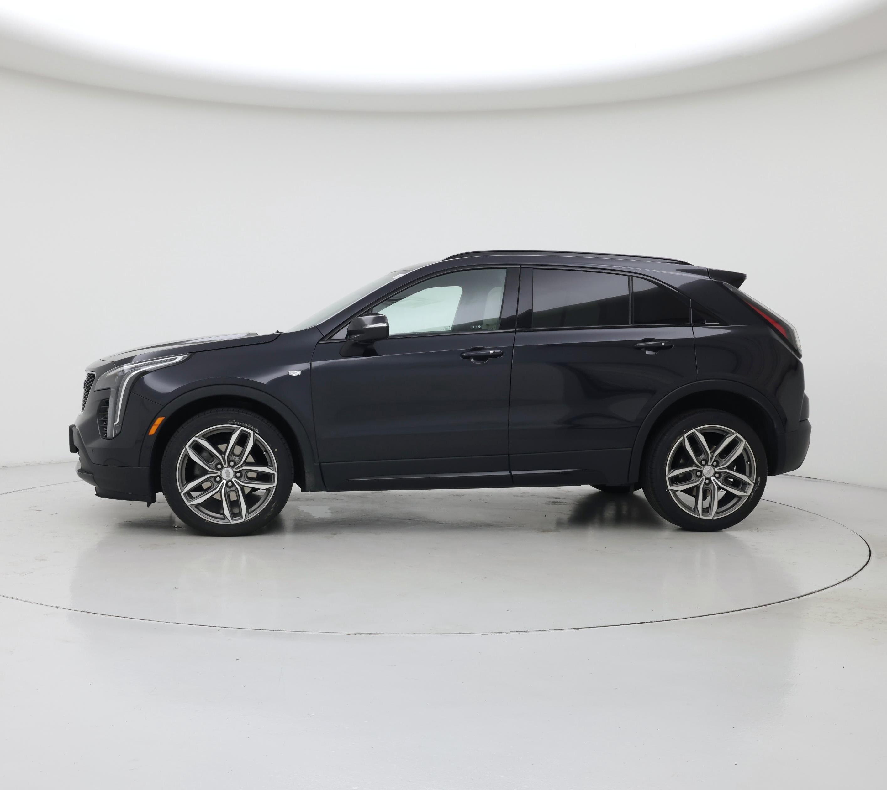 Thumbnail: 2023 Cadillac XT4 - 3