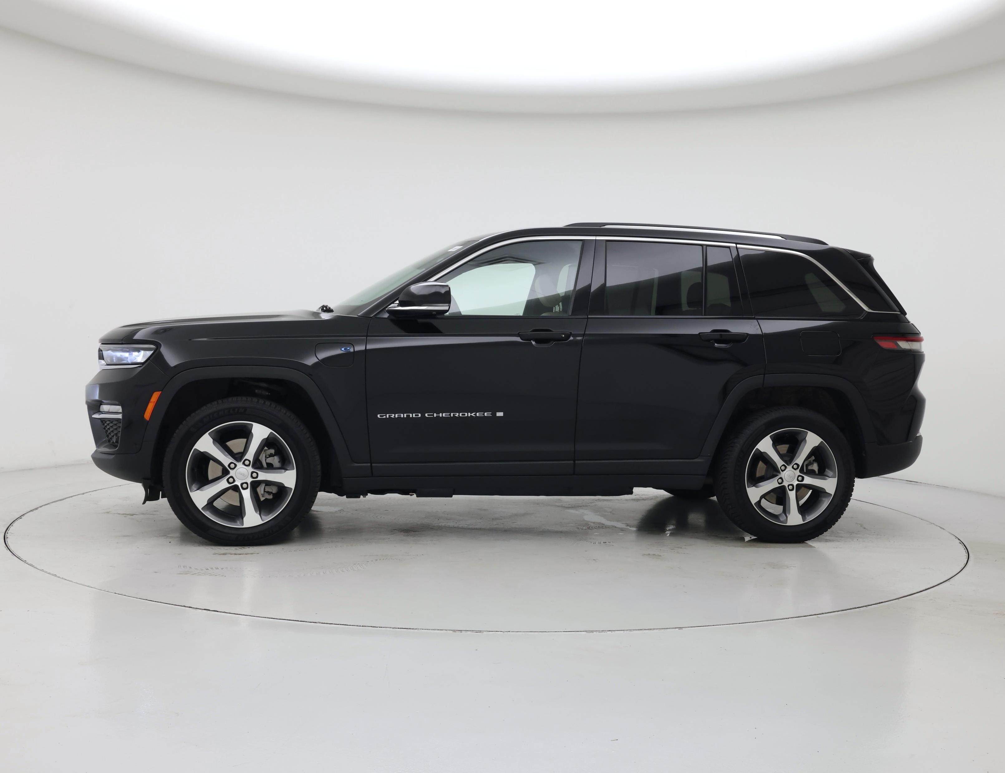 Thumbnail: 2023 Jeep Grand Cherokee - 3