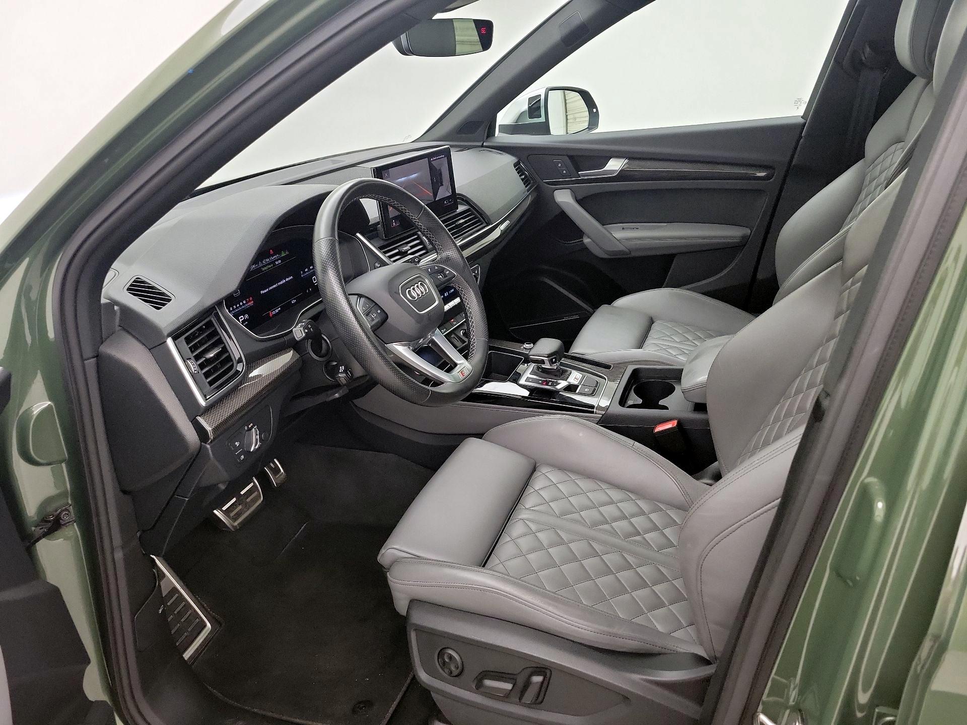 Thumbnail: 2023 Audi SQ5 - 11