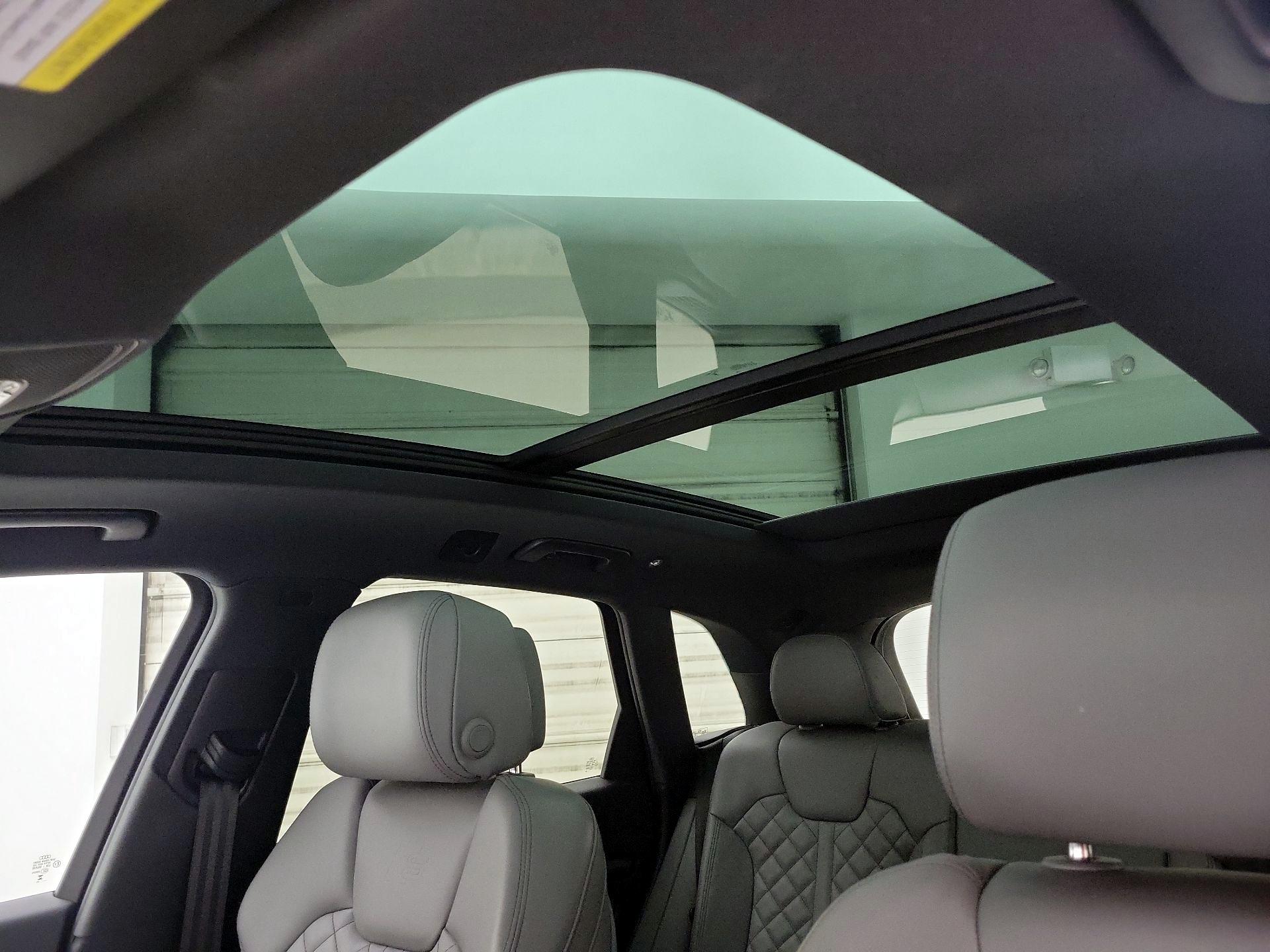 Thumbnail: 2023 Audi SQ5 - 19