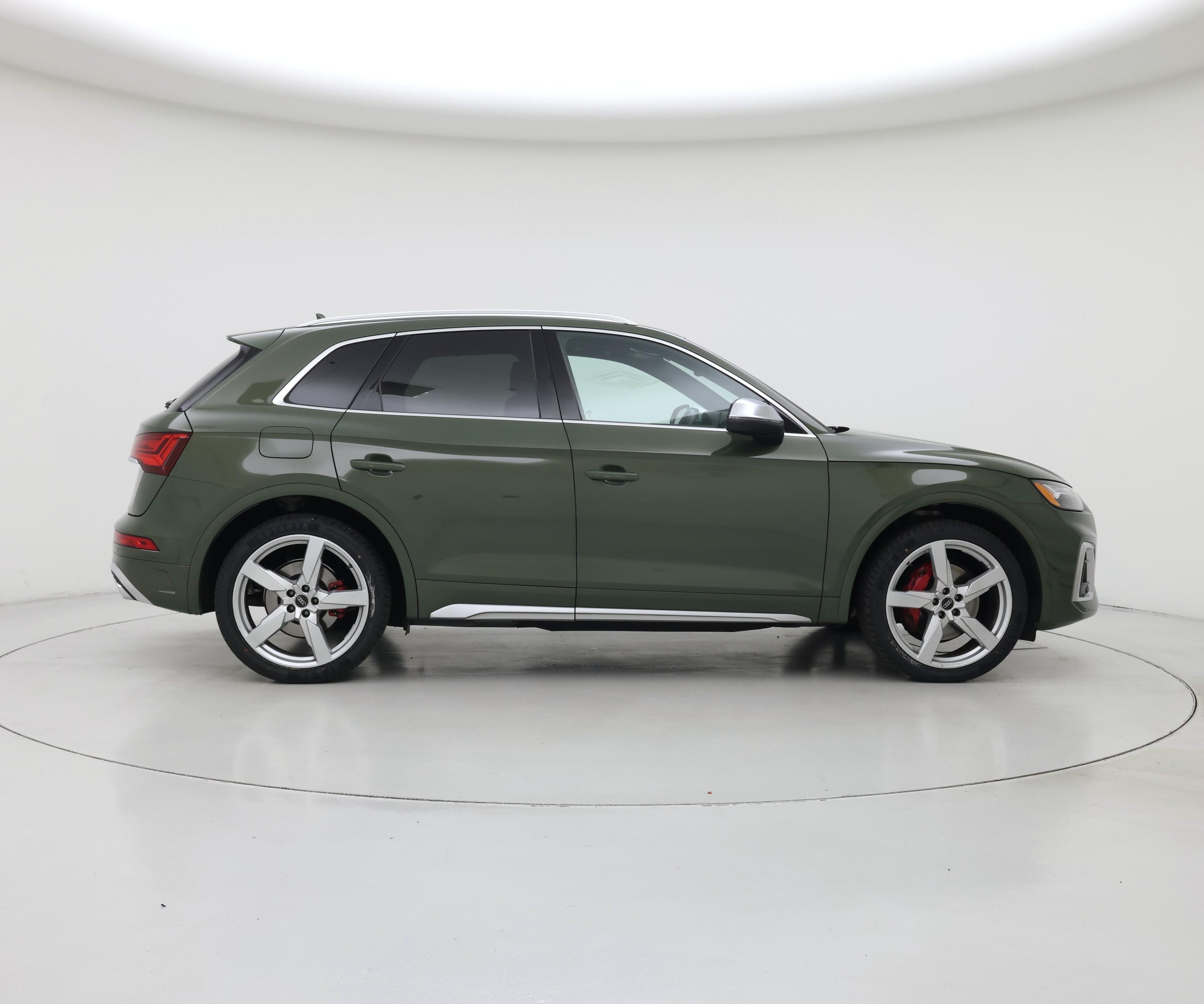Thumbnail: 2023 Audi SQ5 - 7