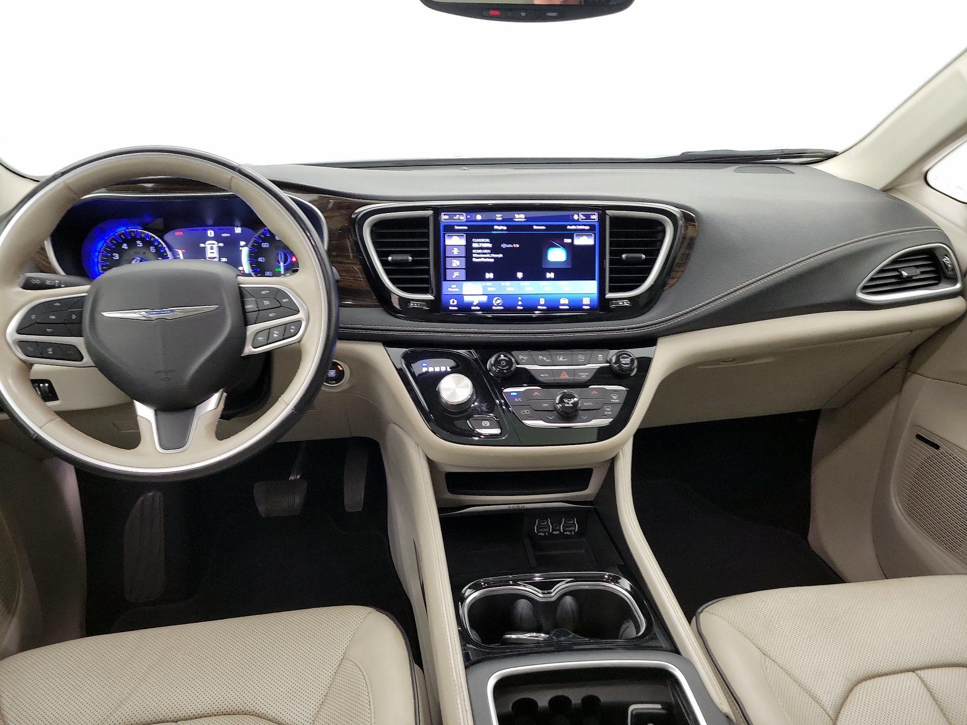 Thumbnail: 2021 Chrysler Pacifica - 9