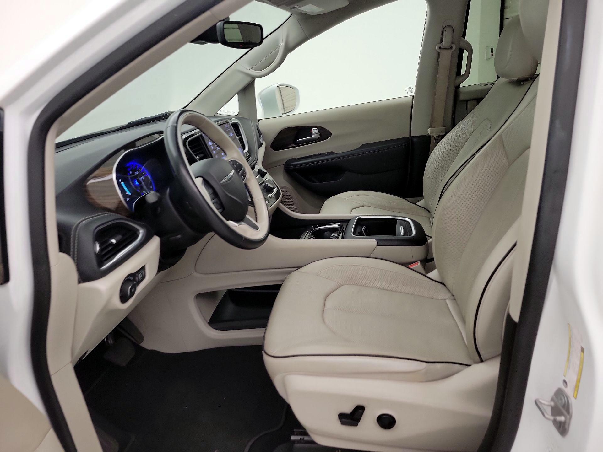 Thumbnail: 2021 Chrysler Pacifica - 11
