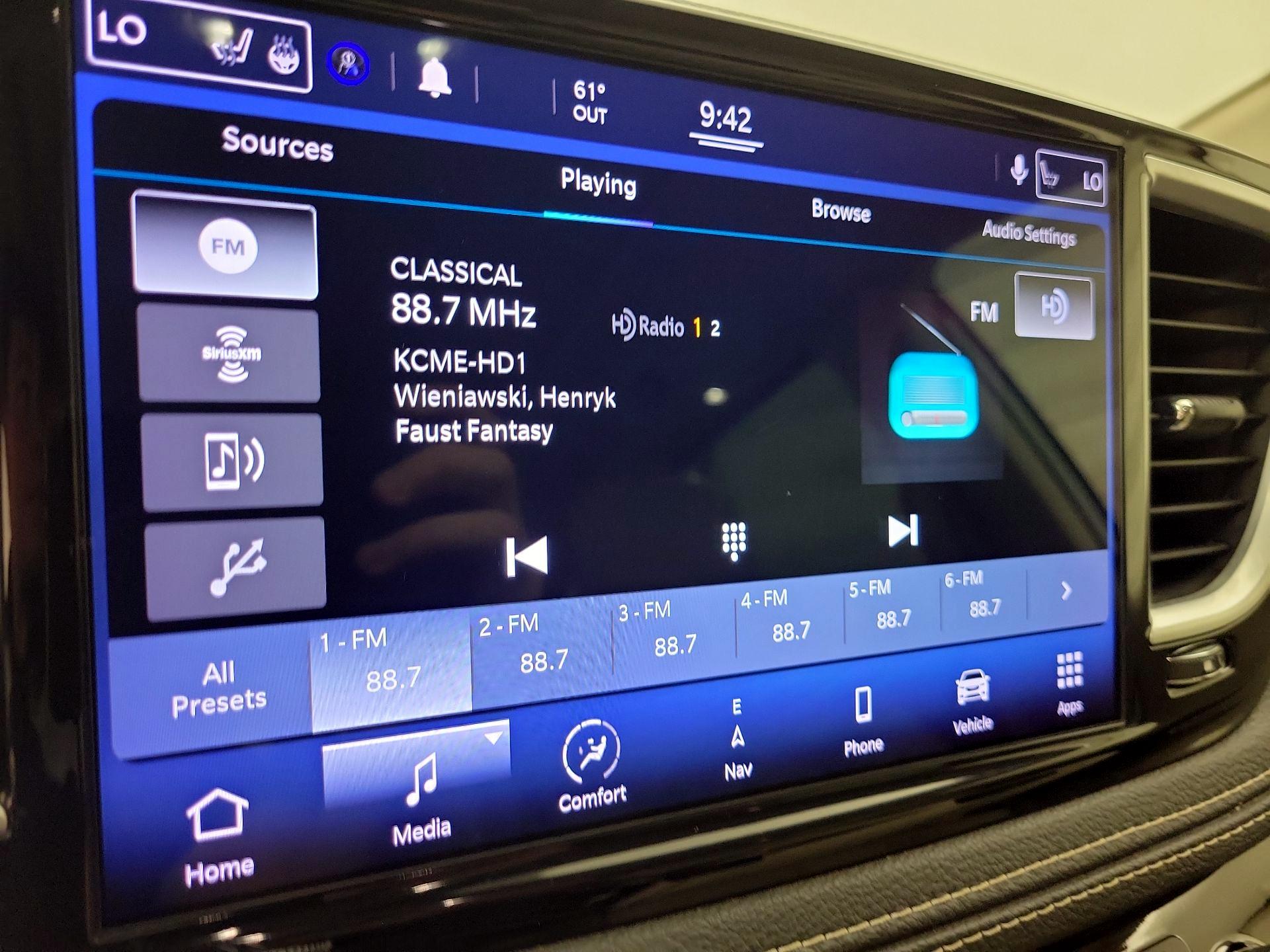 Thumbnail: 2021 Chrysler Pacifica - 15