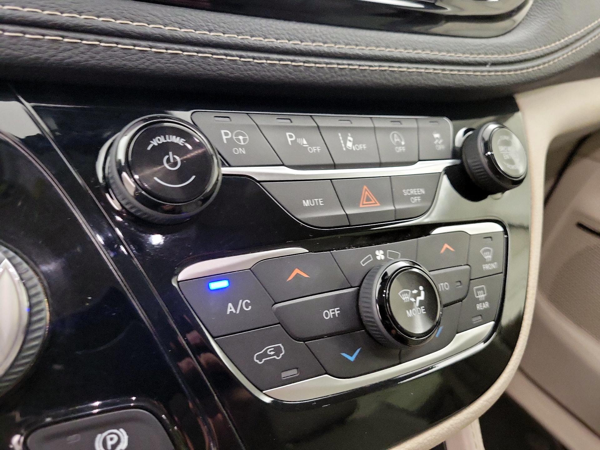 Thumbnail: 2021 Chrysler Pacifica - 16