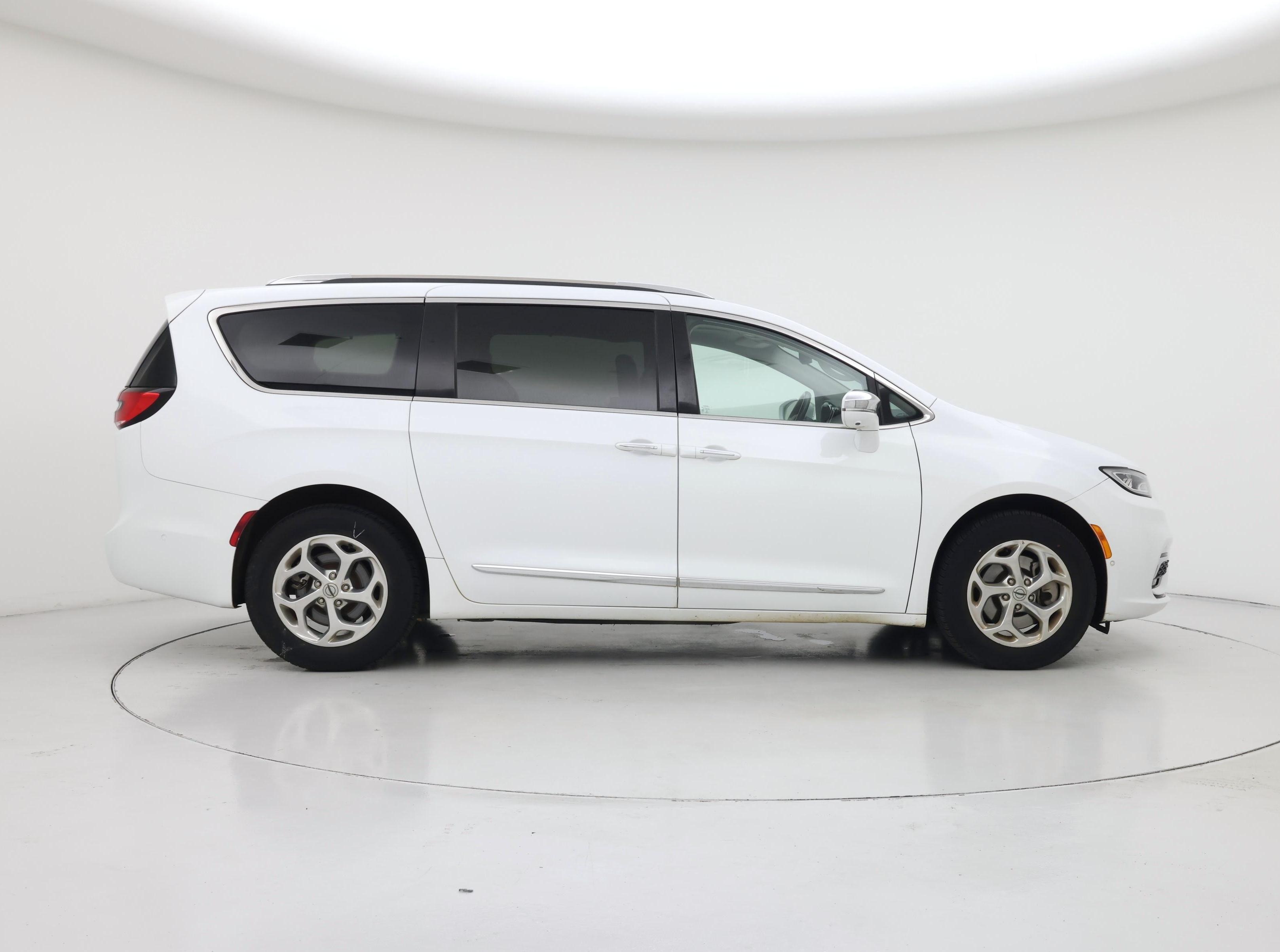 Thumbnail: 2021 Chrysler Pacifica - 7
