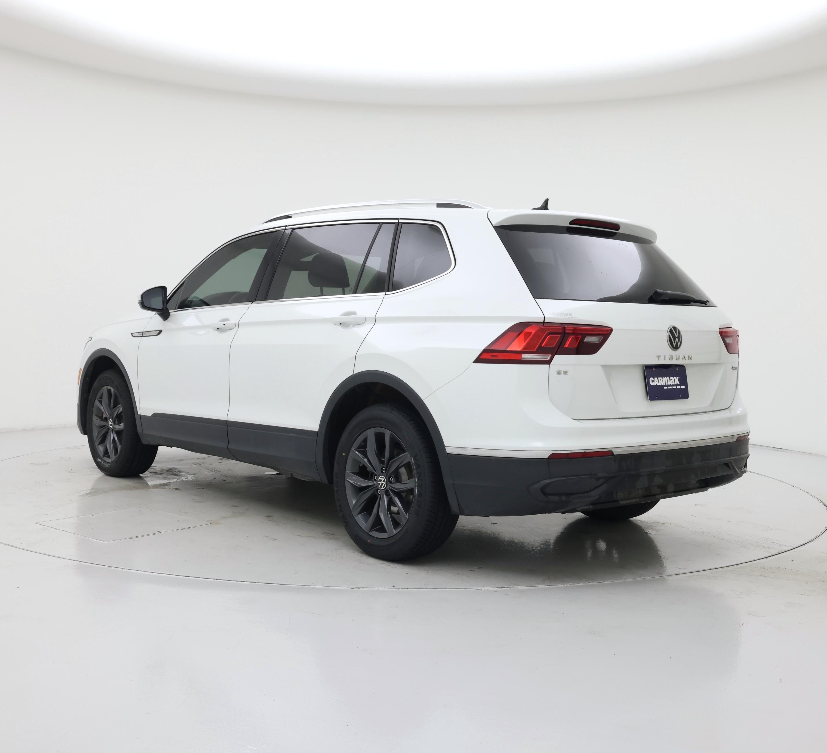 Thumbnail: 2023 Volkswagen Tiguan - 2
