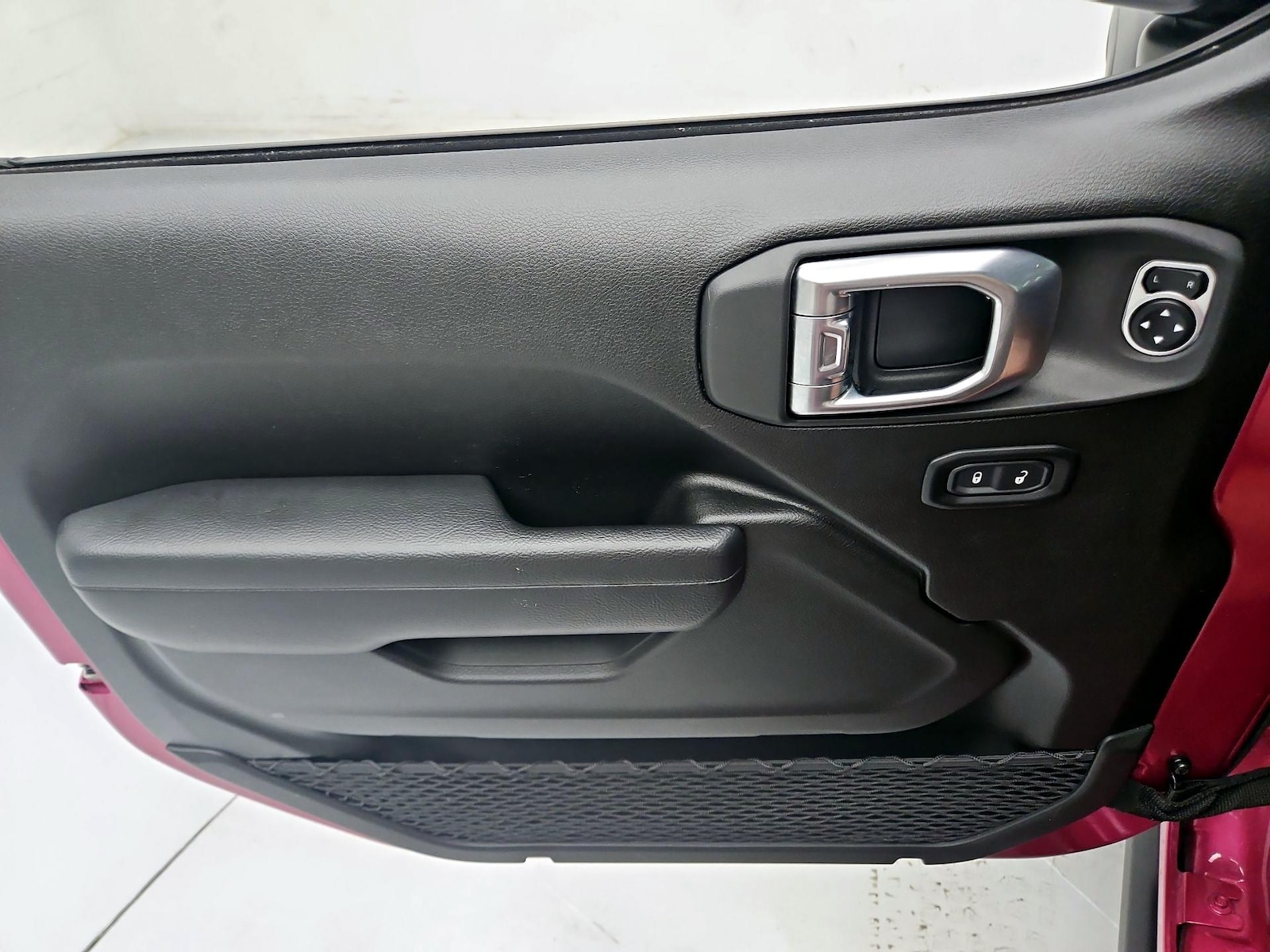 2024 Jeep Wrangler 4-Door Willys - Photo 13