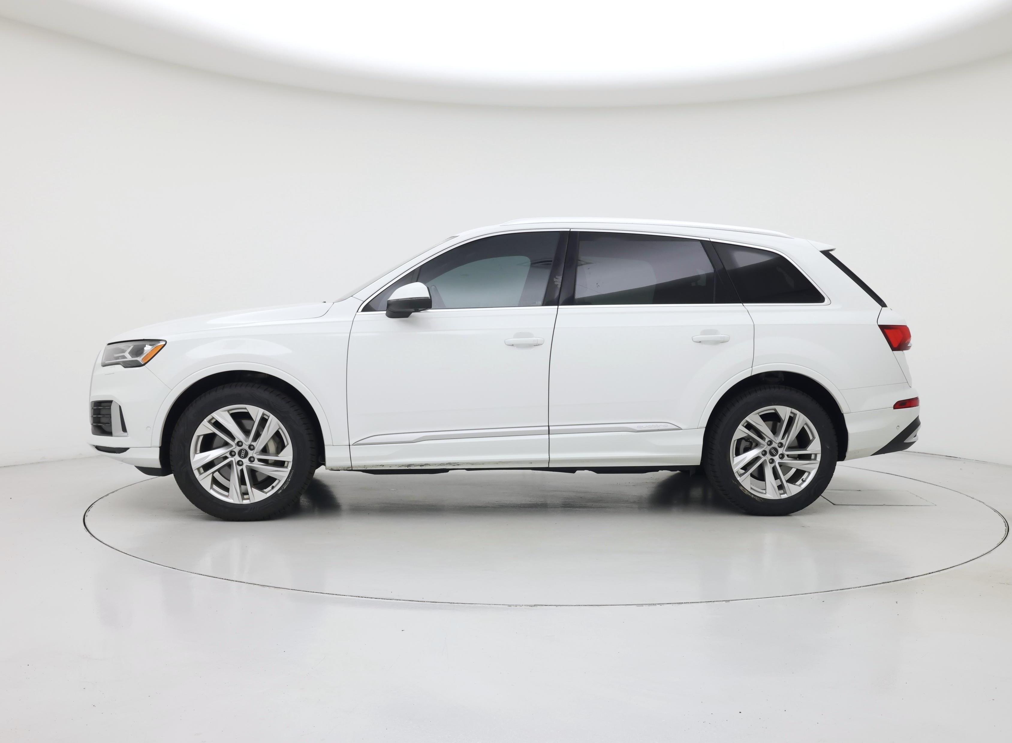 Thumbnail: 2021 Audi Q7 - 3
