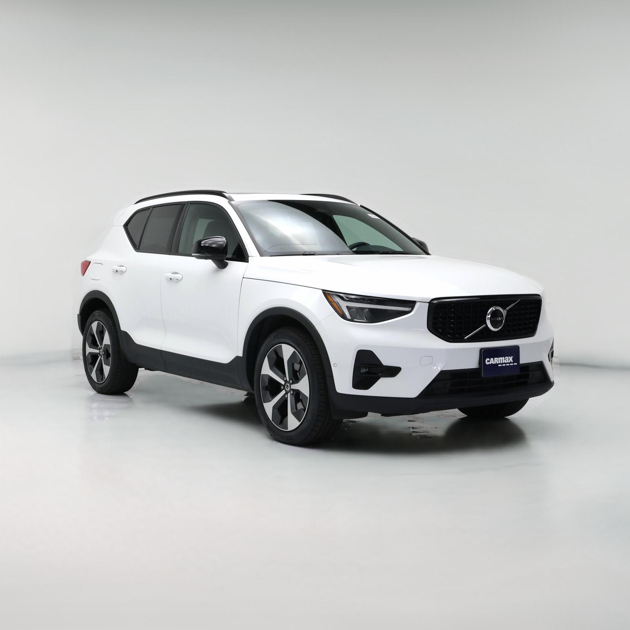 Thumbnail: 2025 Volvo XC40 - 1
